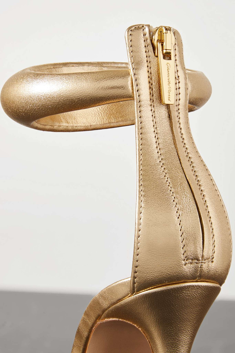105 metallic leather pumps 4