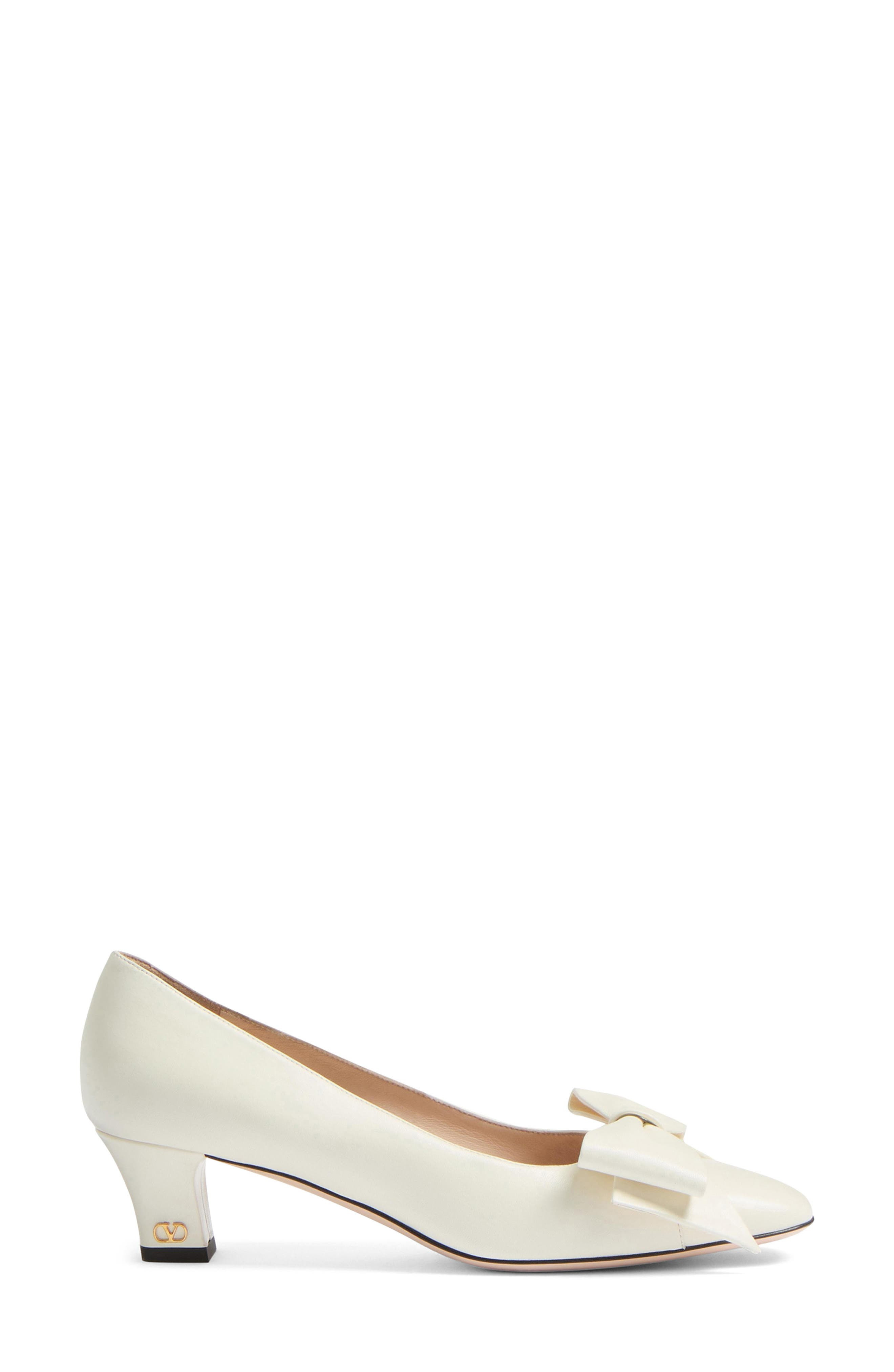 Valentino Garavani Bowow Pump in Ivory at Nordstrom - 5