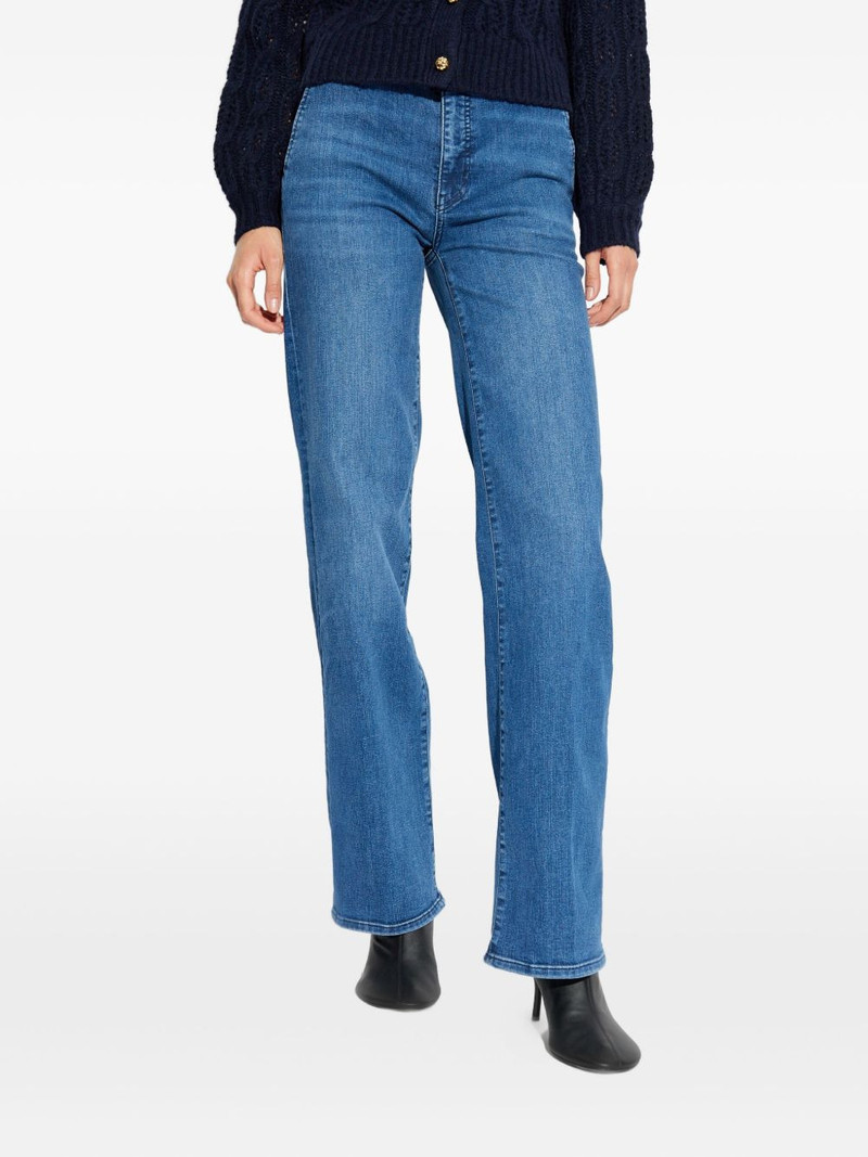button-fastening jeans 3