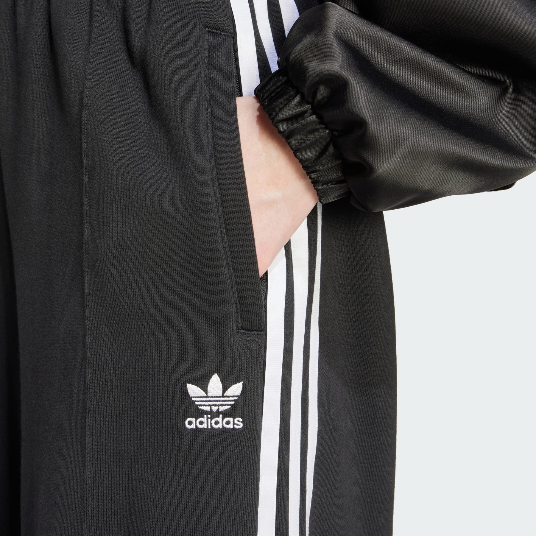 Adidasパンツ☆Adicolor 3-Stripes Loose French Terry Wide Leg Adidas Original 3-Stripes Loose French Terry Wide Leg Pants