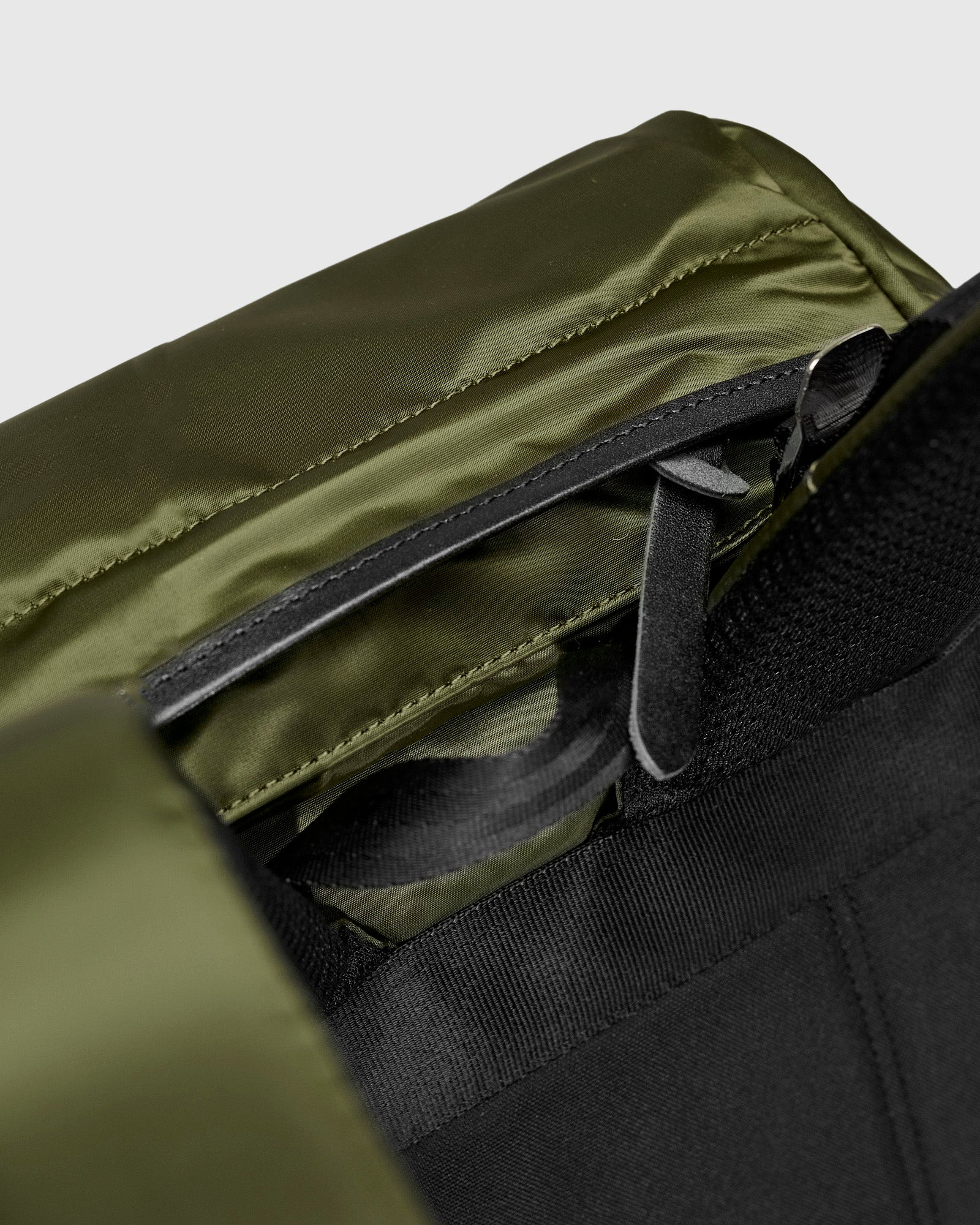 Lightning V2 Backpack in Khaki - 13