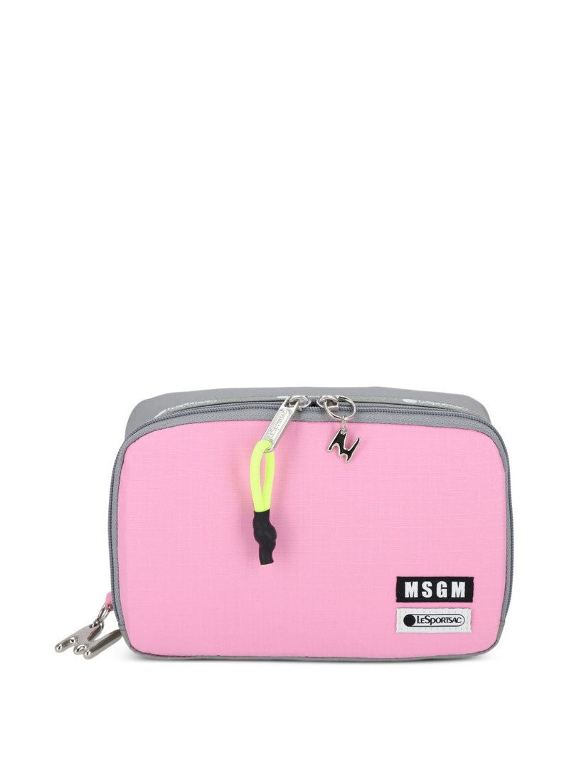 zip detail travel accessory 1