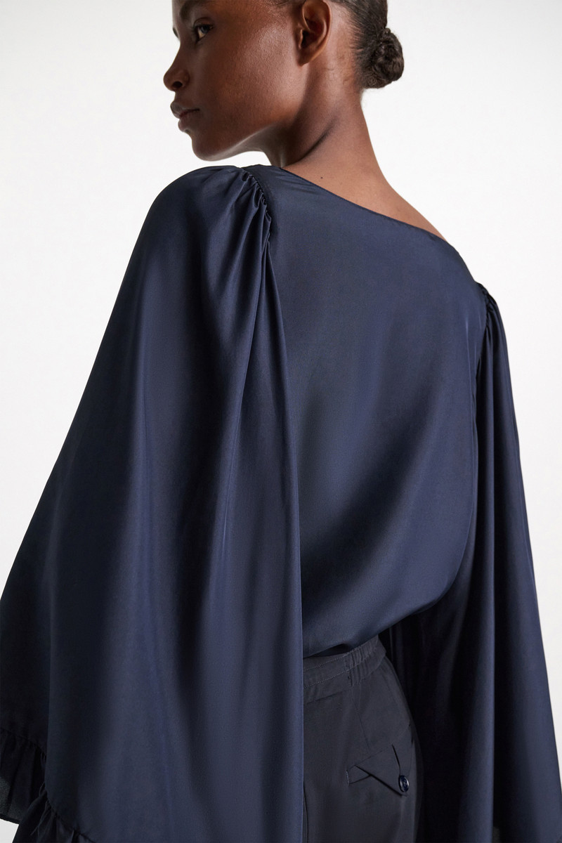 PLAYFUL VOLUMES blouse 6
