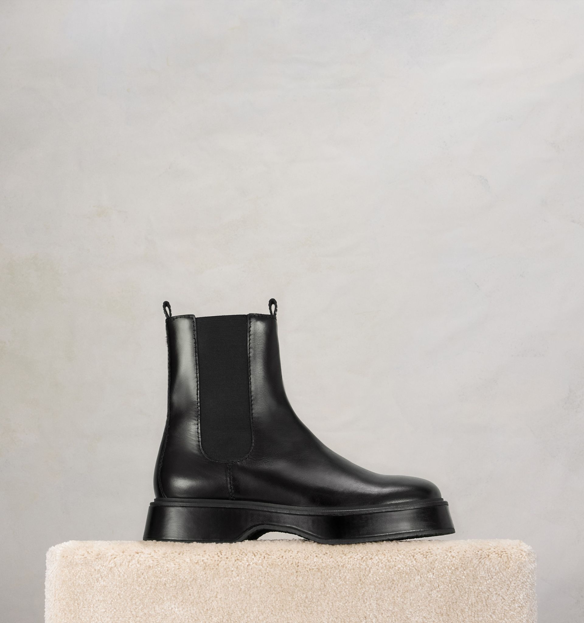 Square Toe Chelsea Boots - 3