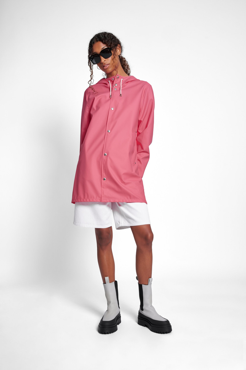 Stutterheim Stockholm Lightweight Raincoat Bubblegum outlook