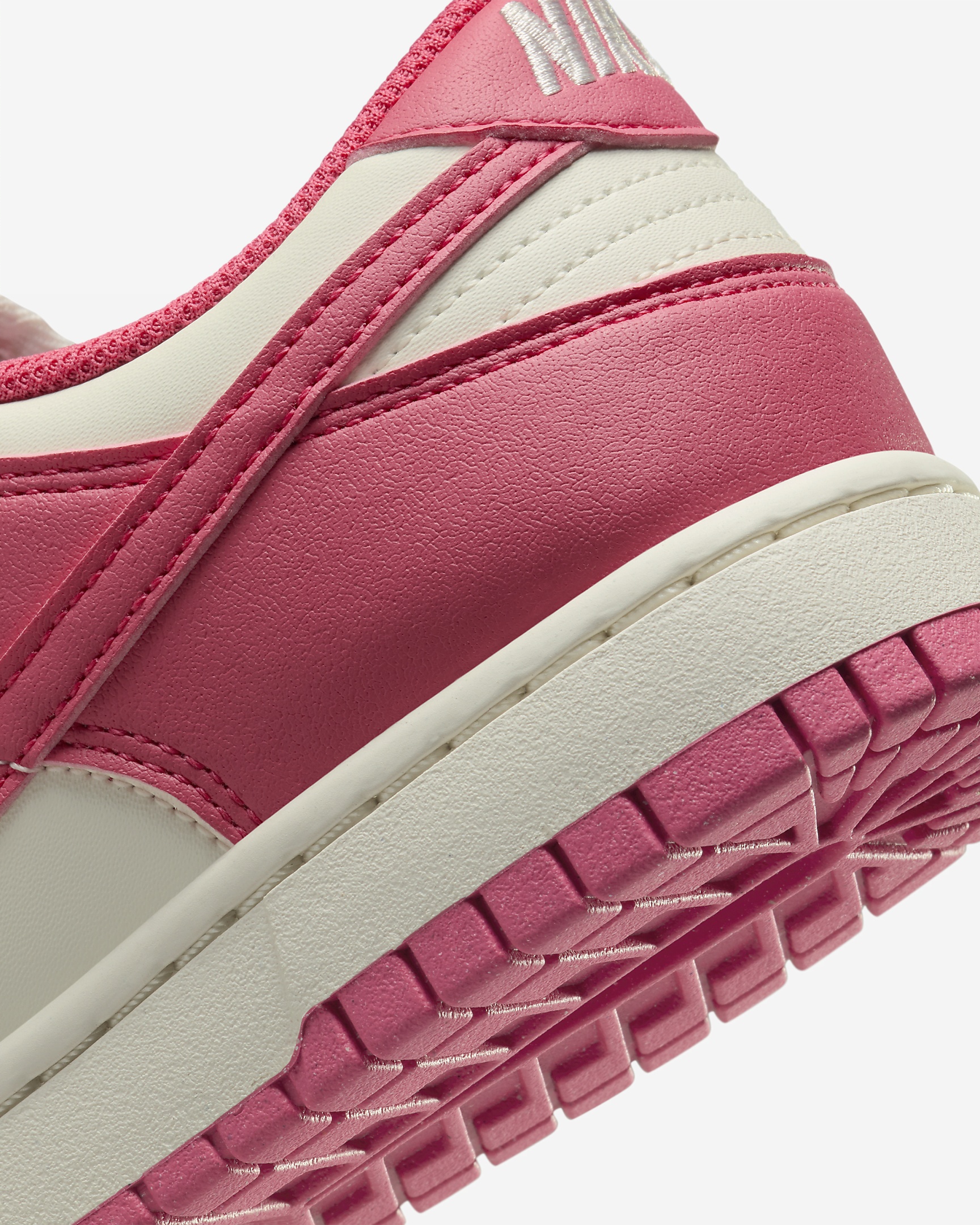 Nike Dunk Low Women's Shoes - 8