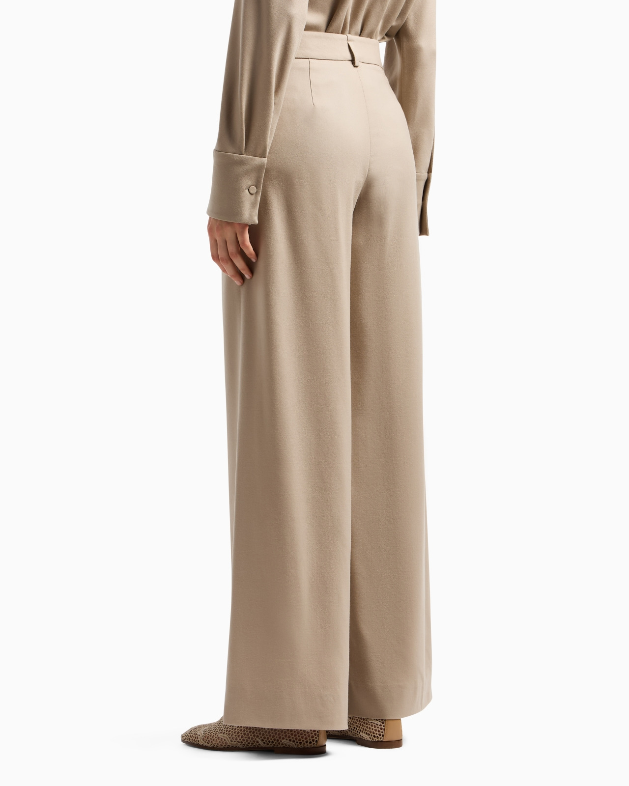 STRAIGHT-CUT FLOWING WOOL TROUSERS - 3