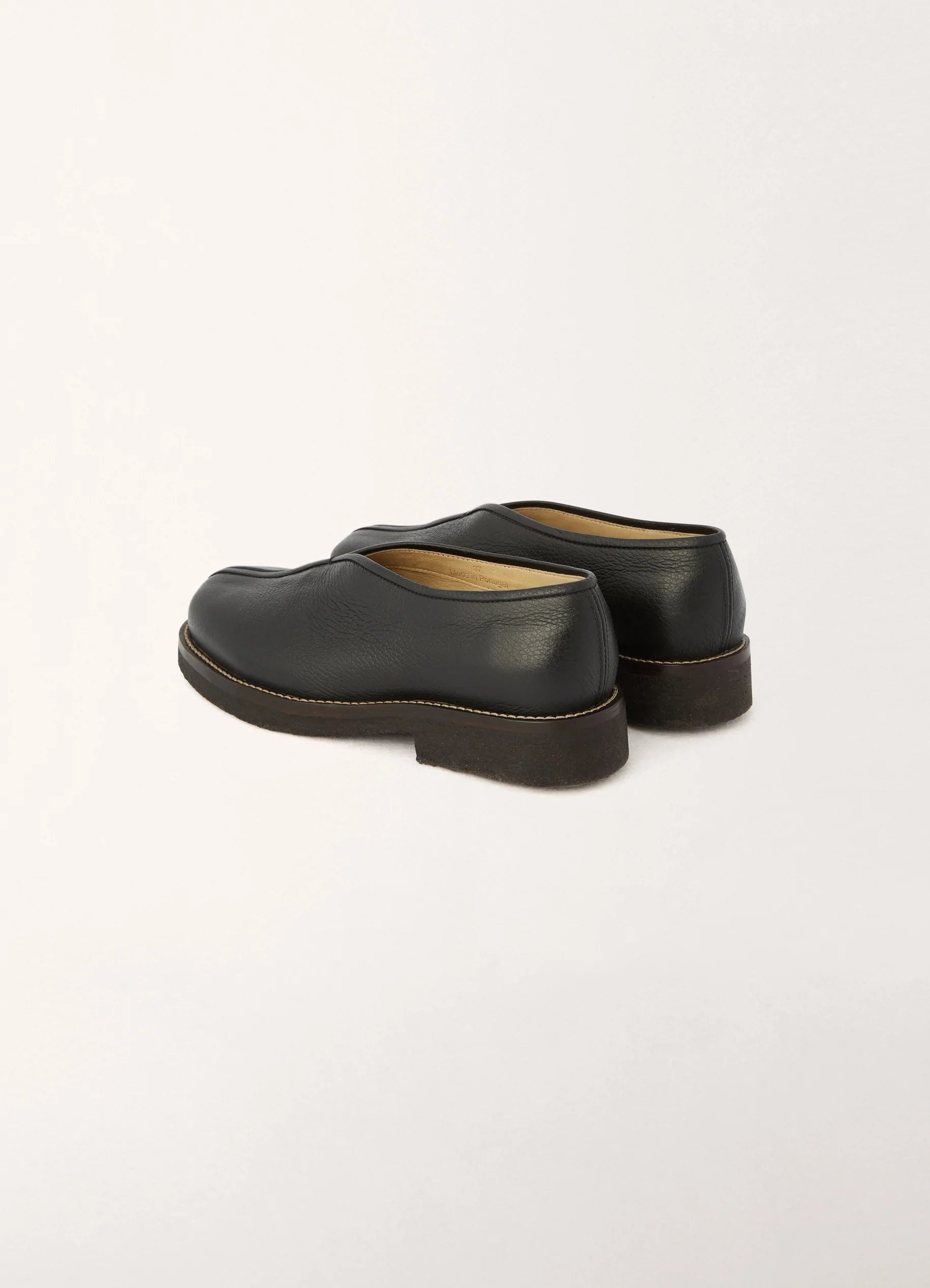 WOMEN PIPED SLIPPERS
GRAINE CALF LTH - 4