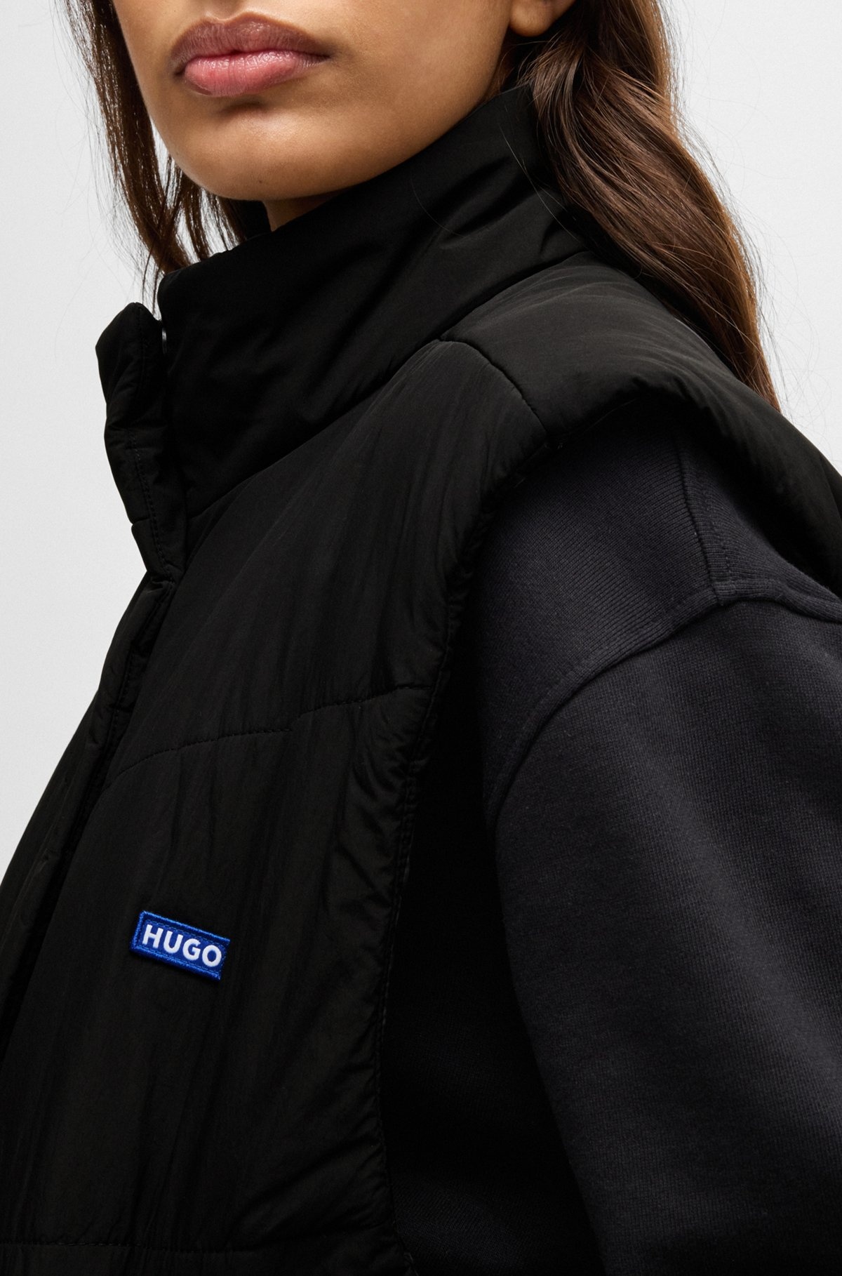 WATER-REPELLENT GILET WITH BLUE LOGO LABEL - 5