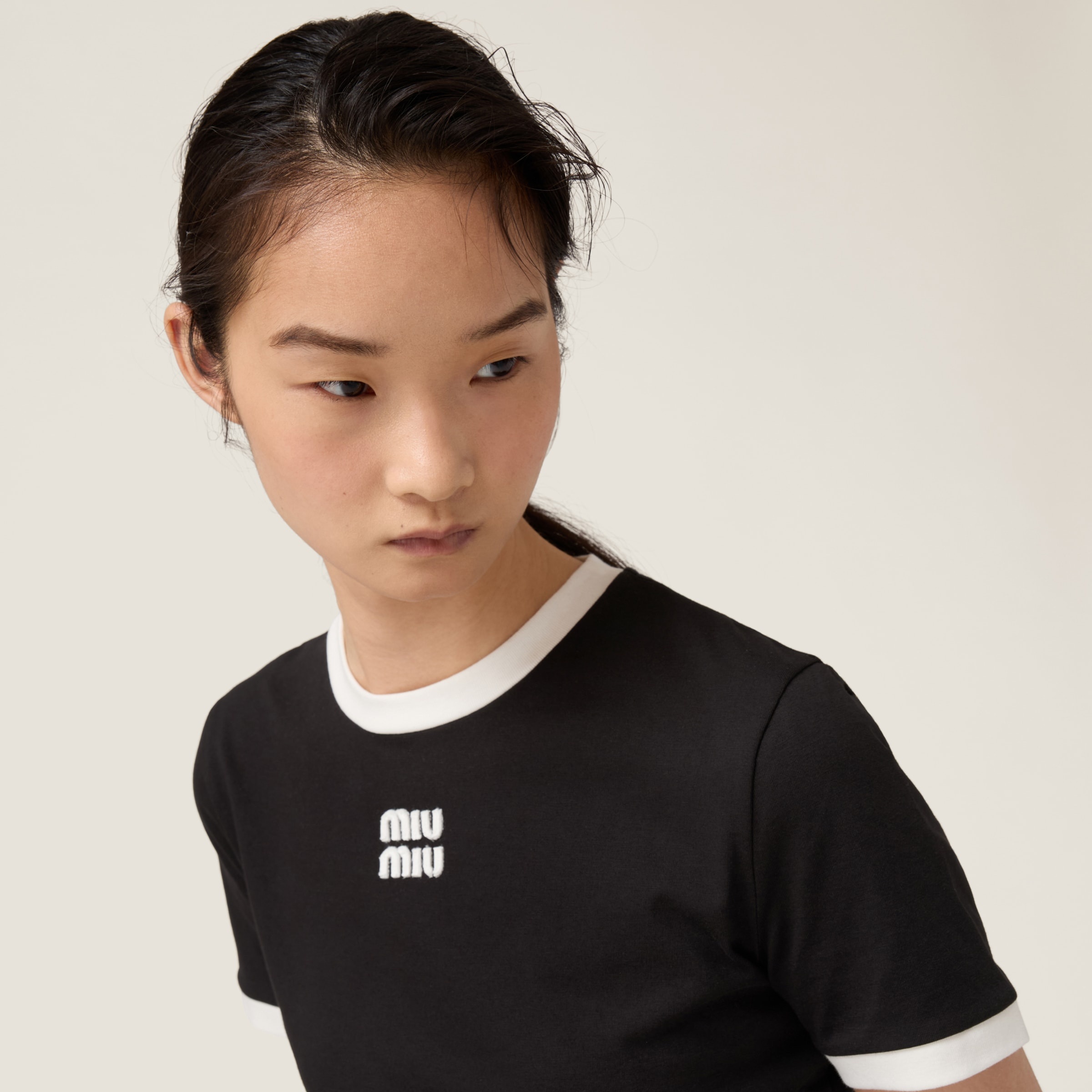 Tシャツ・カットソー MiuMiu | Embroidered cotton T-shirt MJN381_270_F0009 Miu Miu logo-embroidered Cotton T-shirt | White | FARFETCH