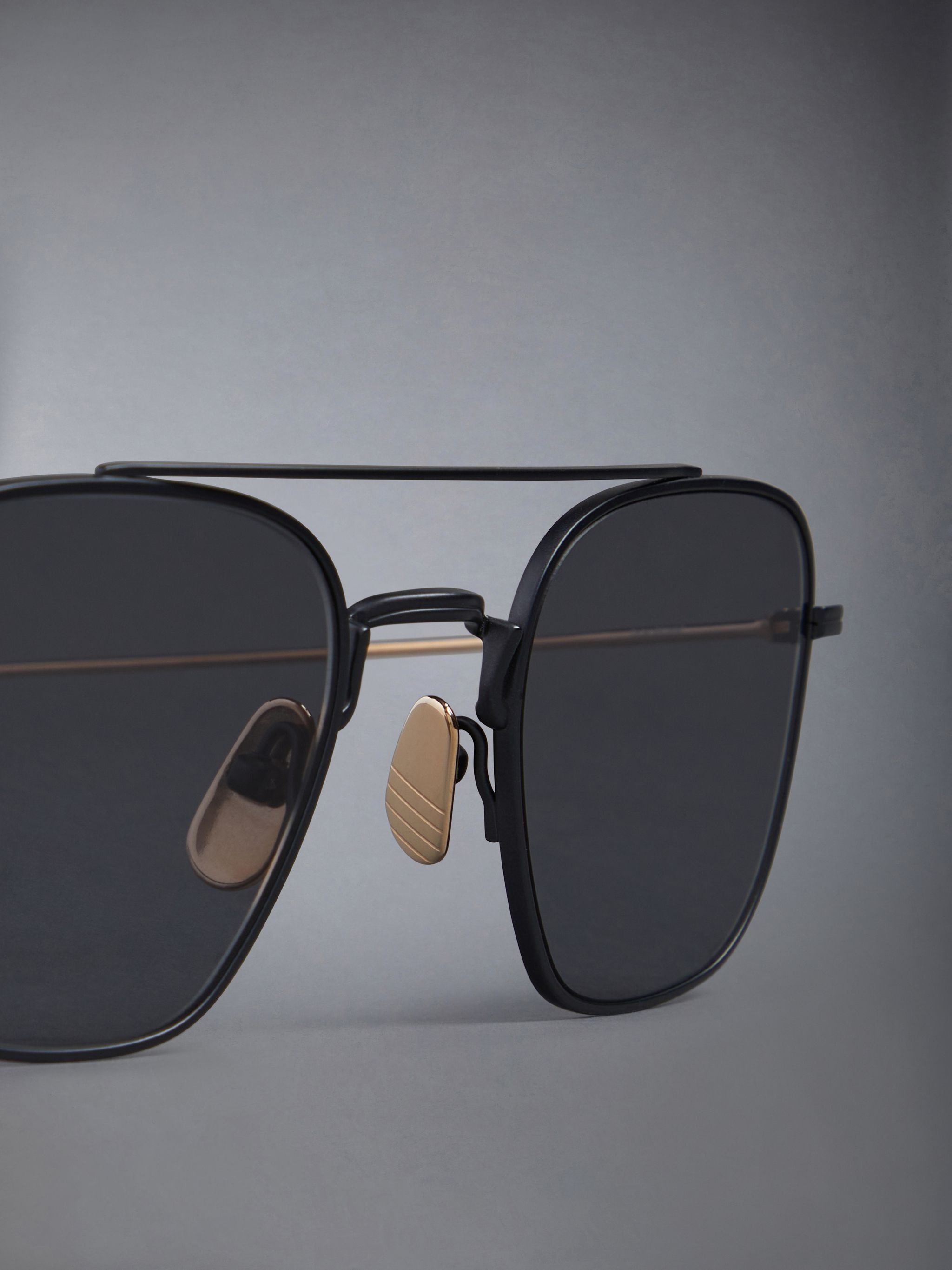 SQUARED AVIATOR SUNGLASSES IN TITANIUM - 5
