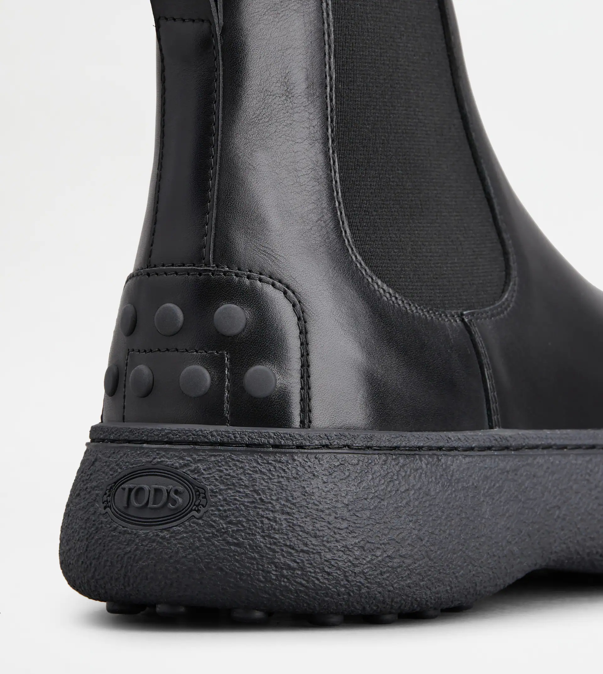 TOD'S W. G. CHELSEA BOOTS IN LEATHER - BLACK - 6