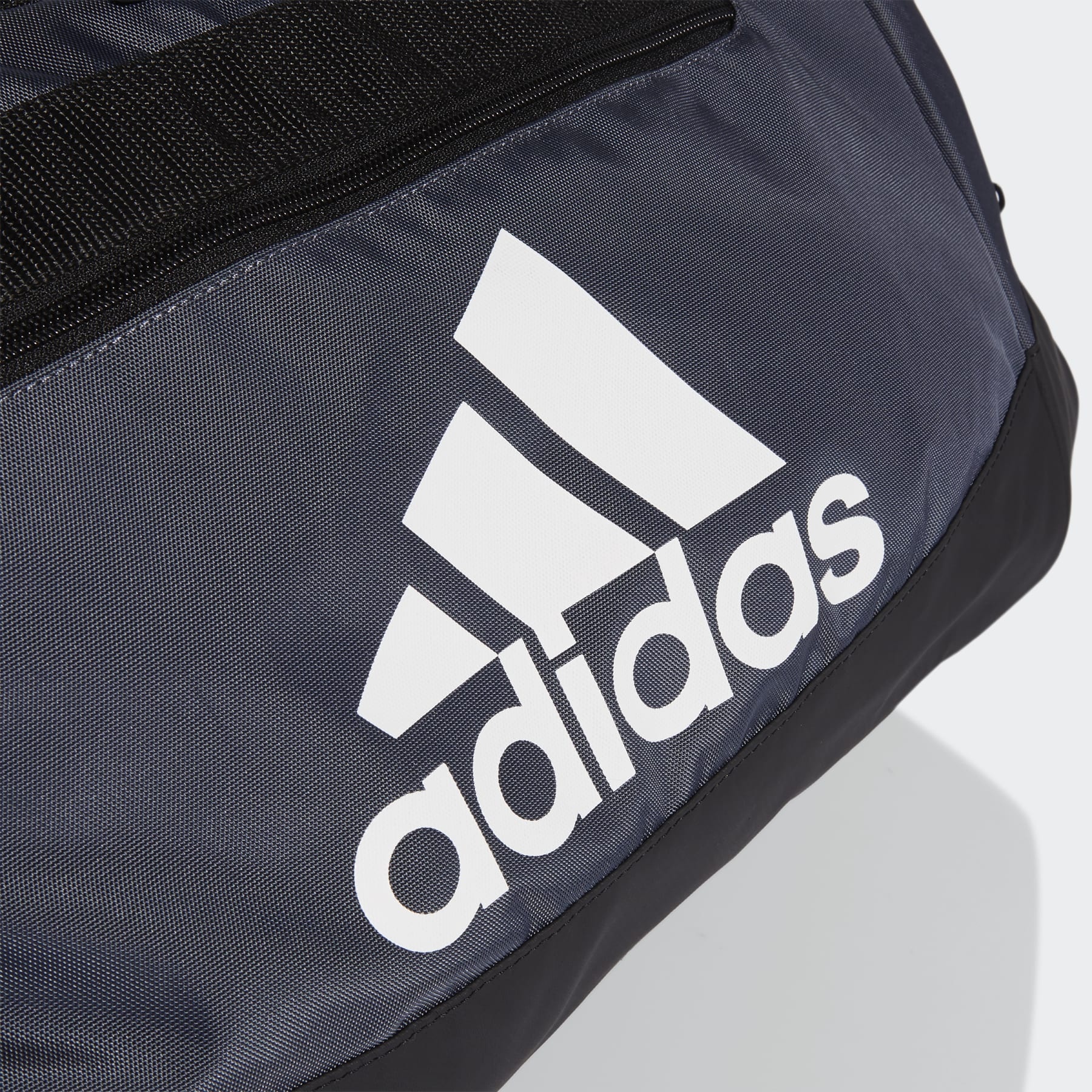 Defender Duffel Bag Medium - 3