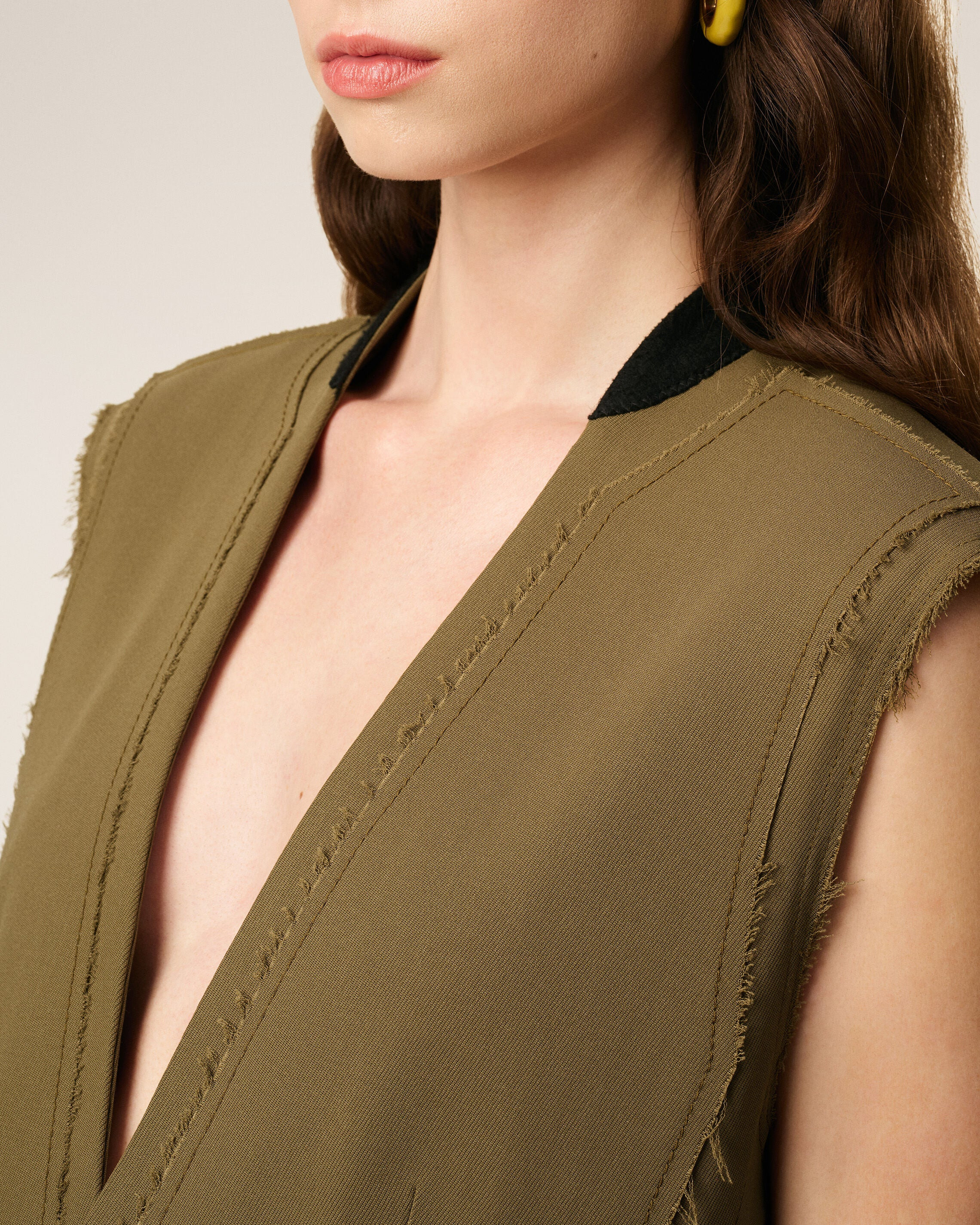 GREEN WOOL SLEEVELESS JACKET - 4