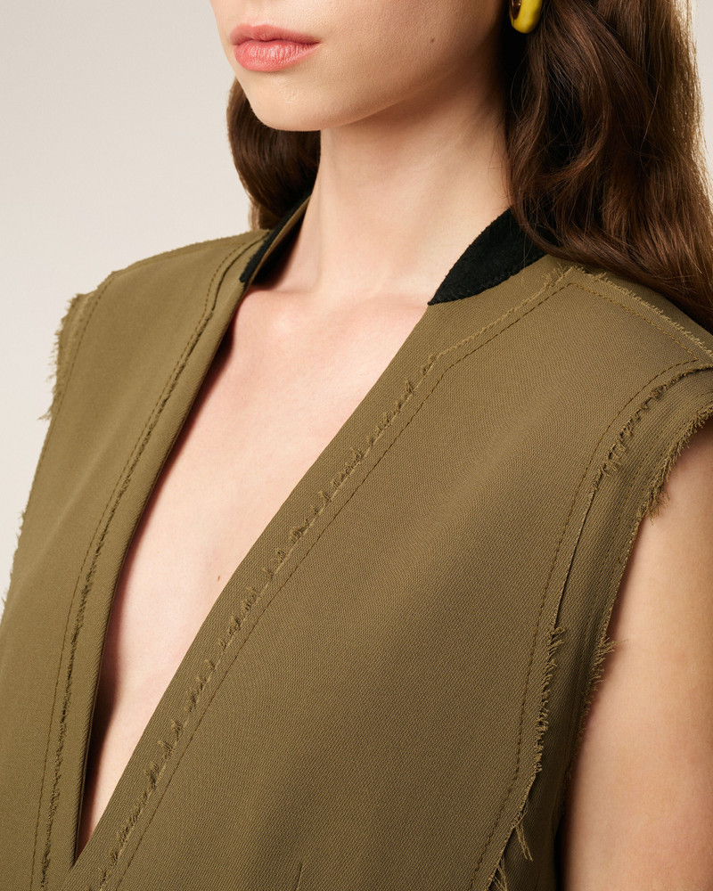 GREEN WOOL SLEEVELESS JACKET 4