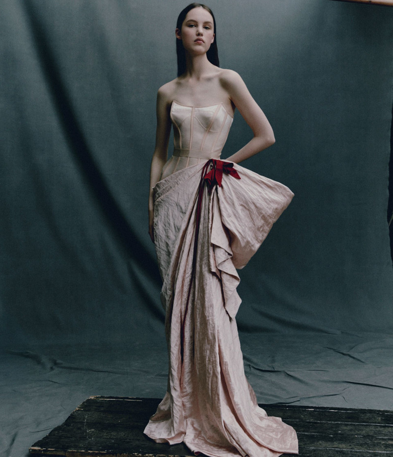 EMBROIDERED TEXTURED SATIN SLEEVELESS GOWN 3