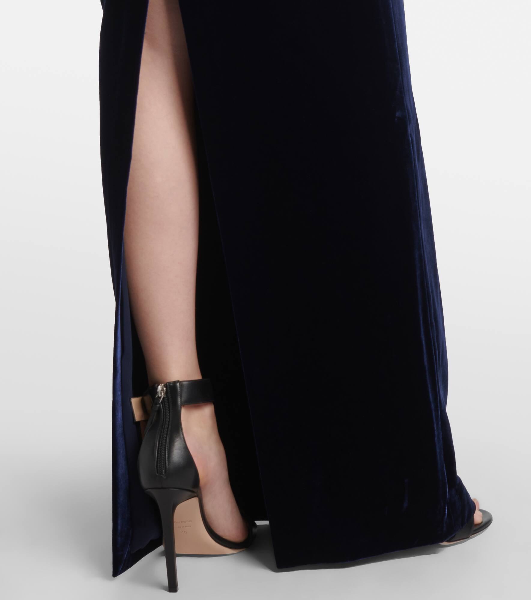 Lace-trimmed velvet corset gown - 5