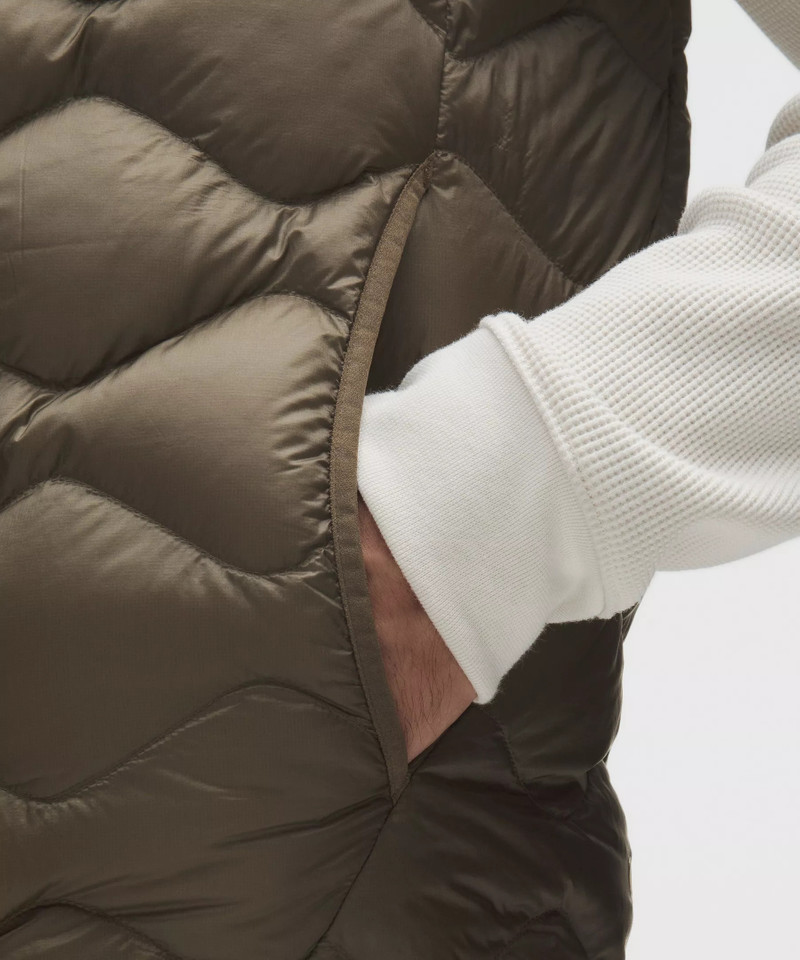 Men's Featherweight 900-Down-Fill Quilted Vest 5