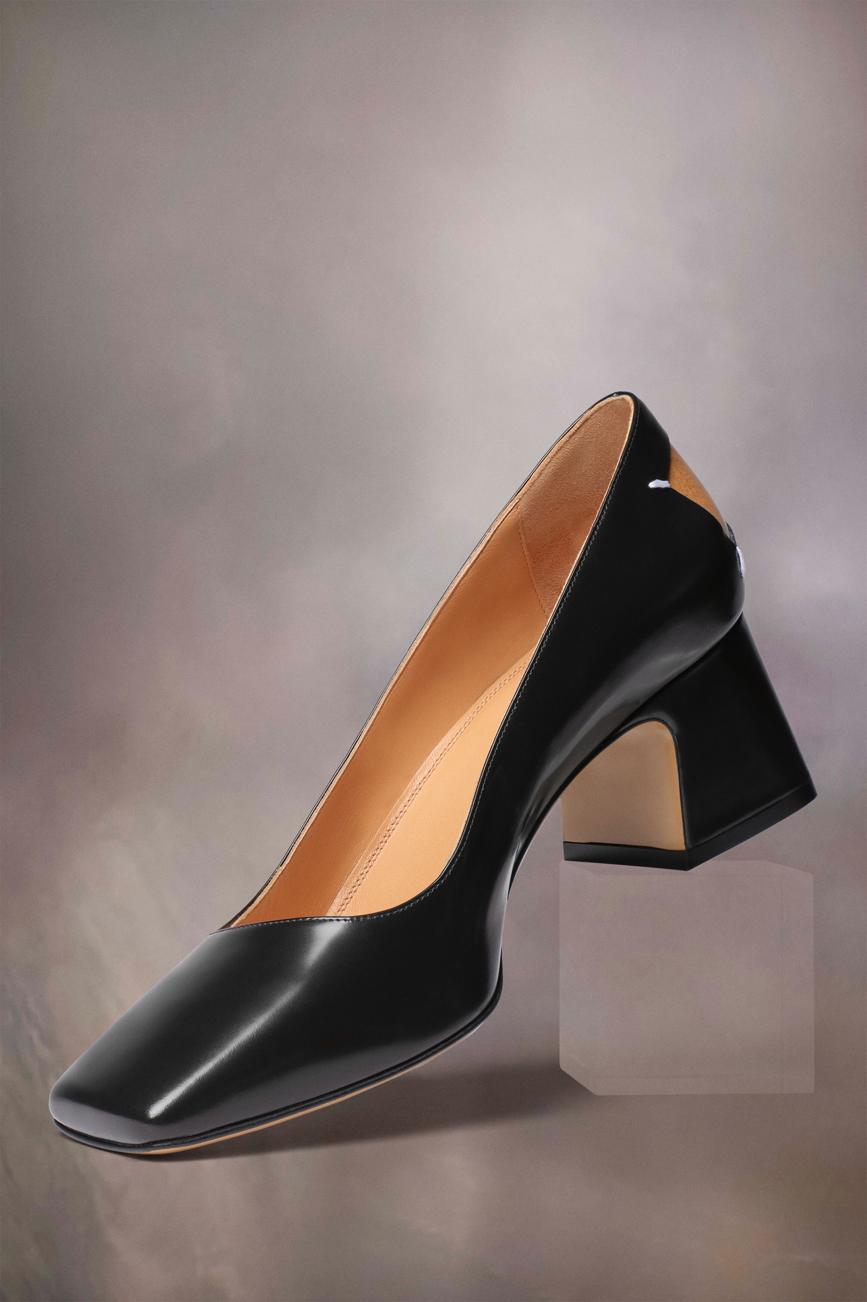 MAISON MARGIELA【Four Stitches leather pumps】パンプス Maison Margiela Décortiqué 60mm four-stitch Pumps | Black