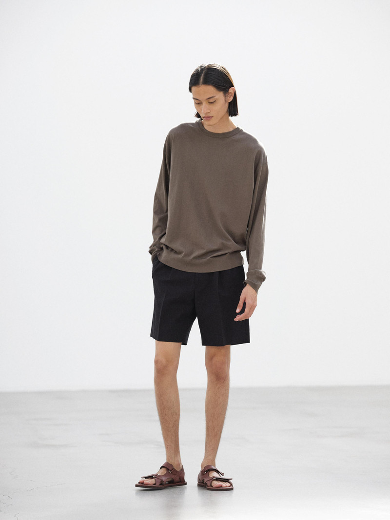 AURALEE WOOL COTTON LINEN OX SHORTS outlook