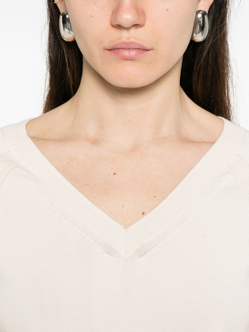 V-neck top 5