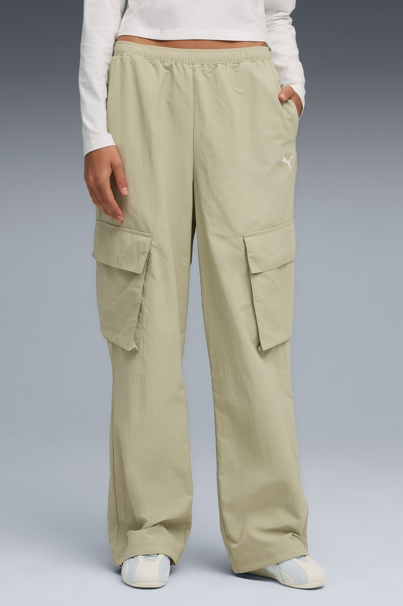 Wardrobe Essentials Women's Relaxed Woven Cargo Pants - 3