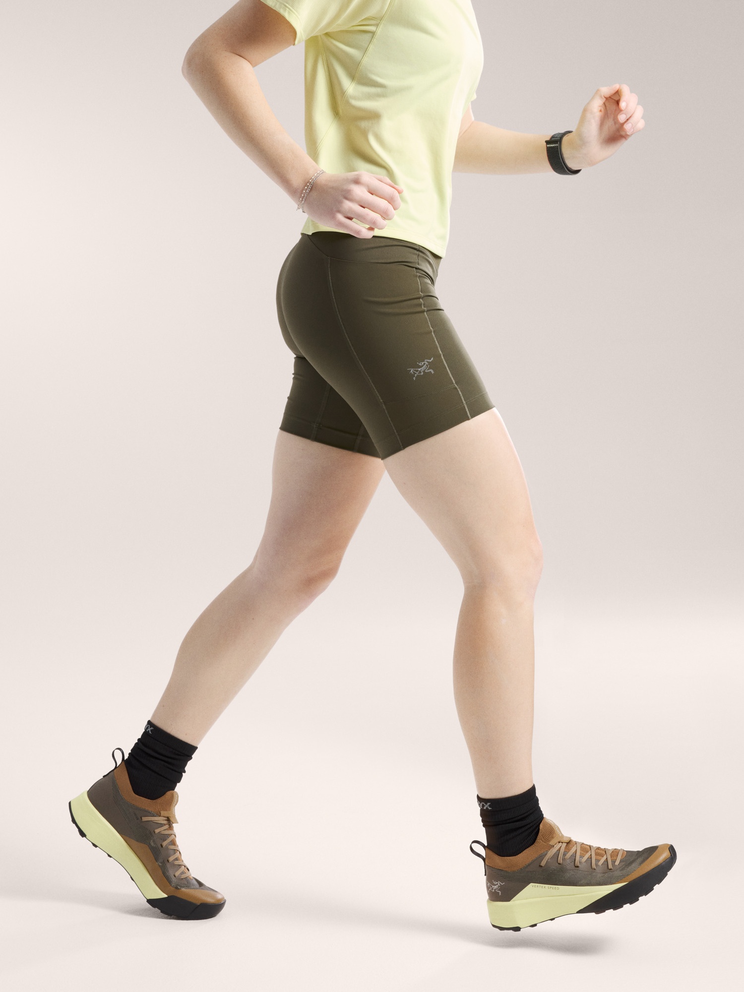 Essent High-Rise Utility Short 8" - 6