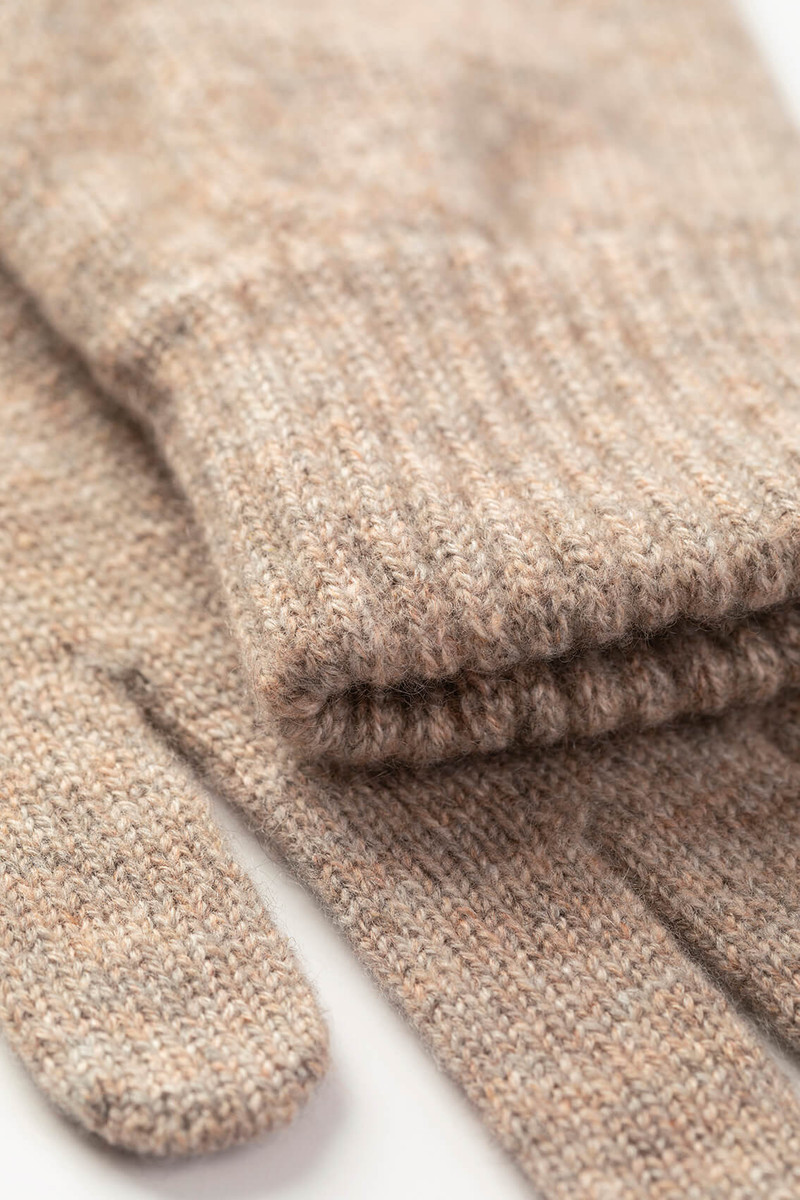 Johnstons of Elgin Men's Cashmere Brown Gloves outlook