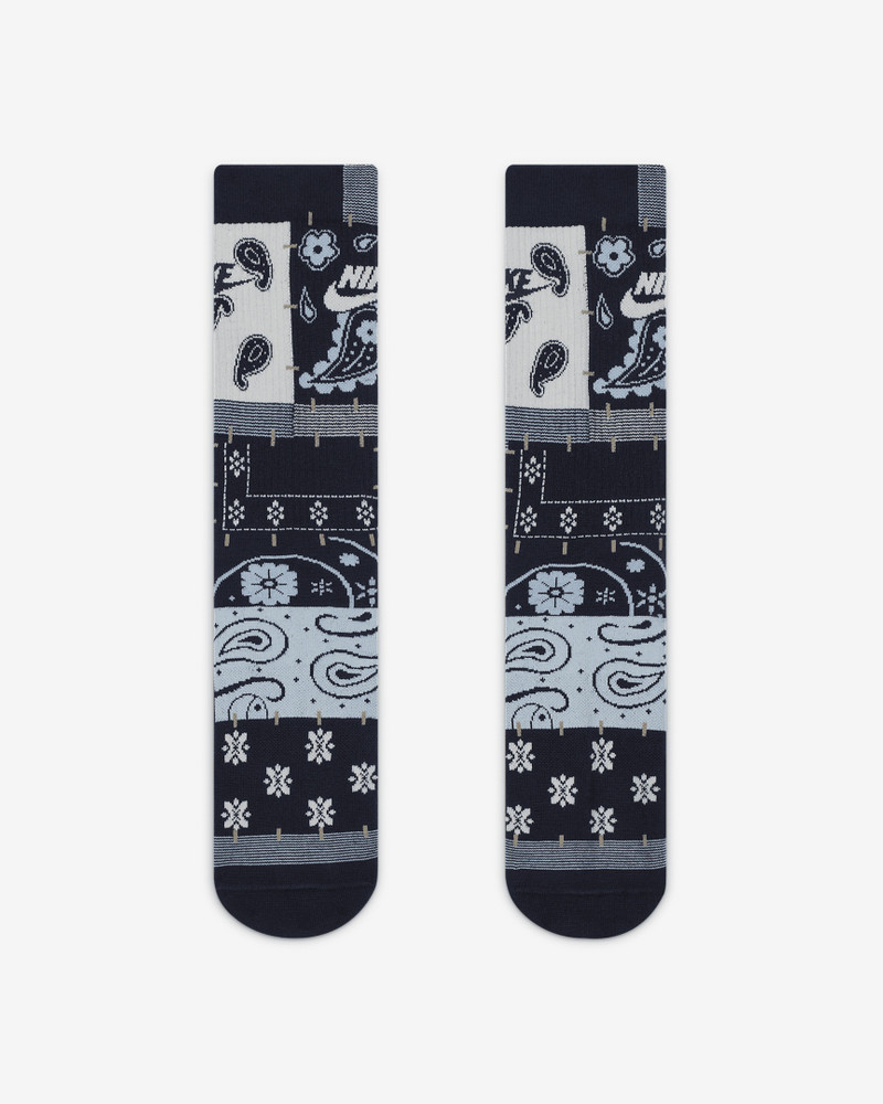 Nike Nike Everyday Essentials Crew Socks outlook