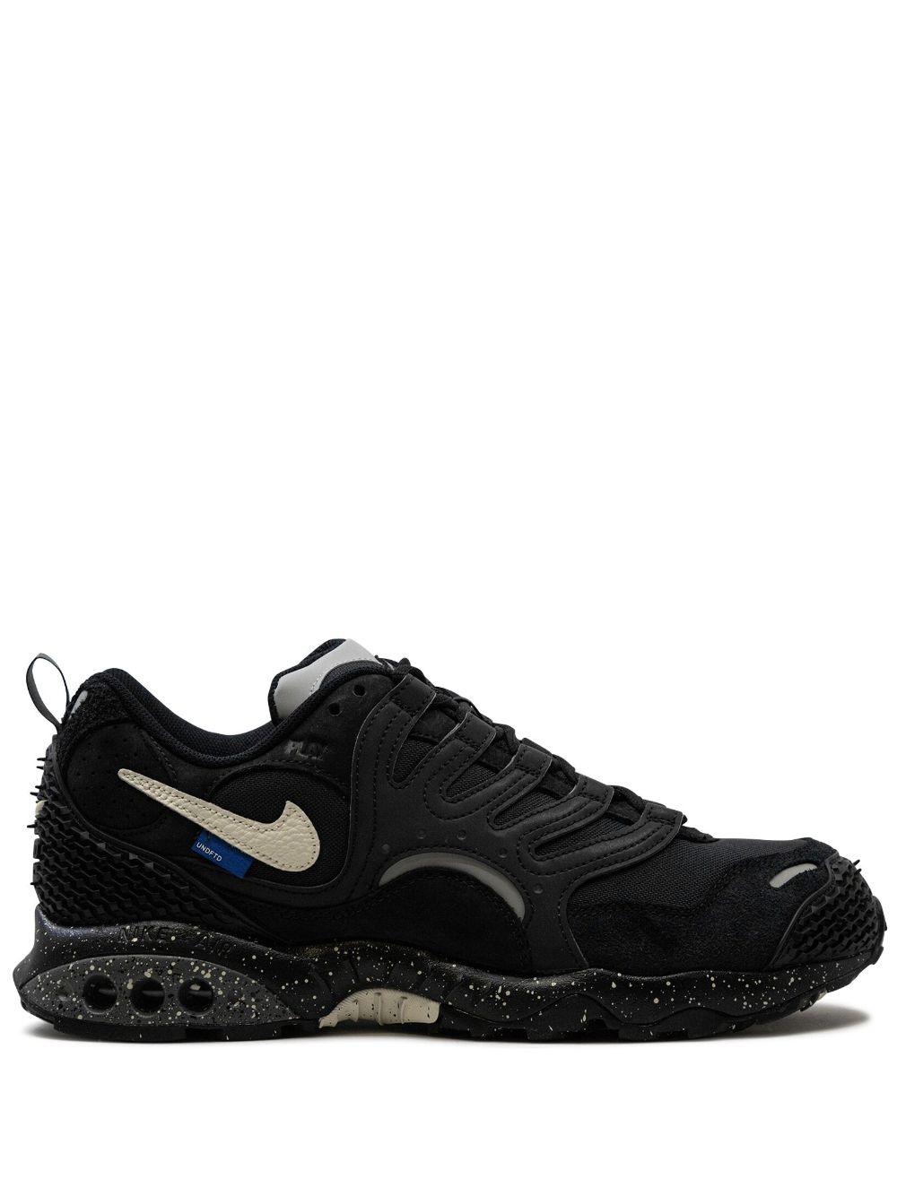 x Undefeated Air Terra Humara "Black" sneakers - 1