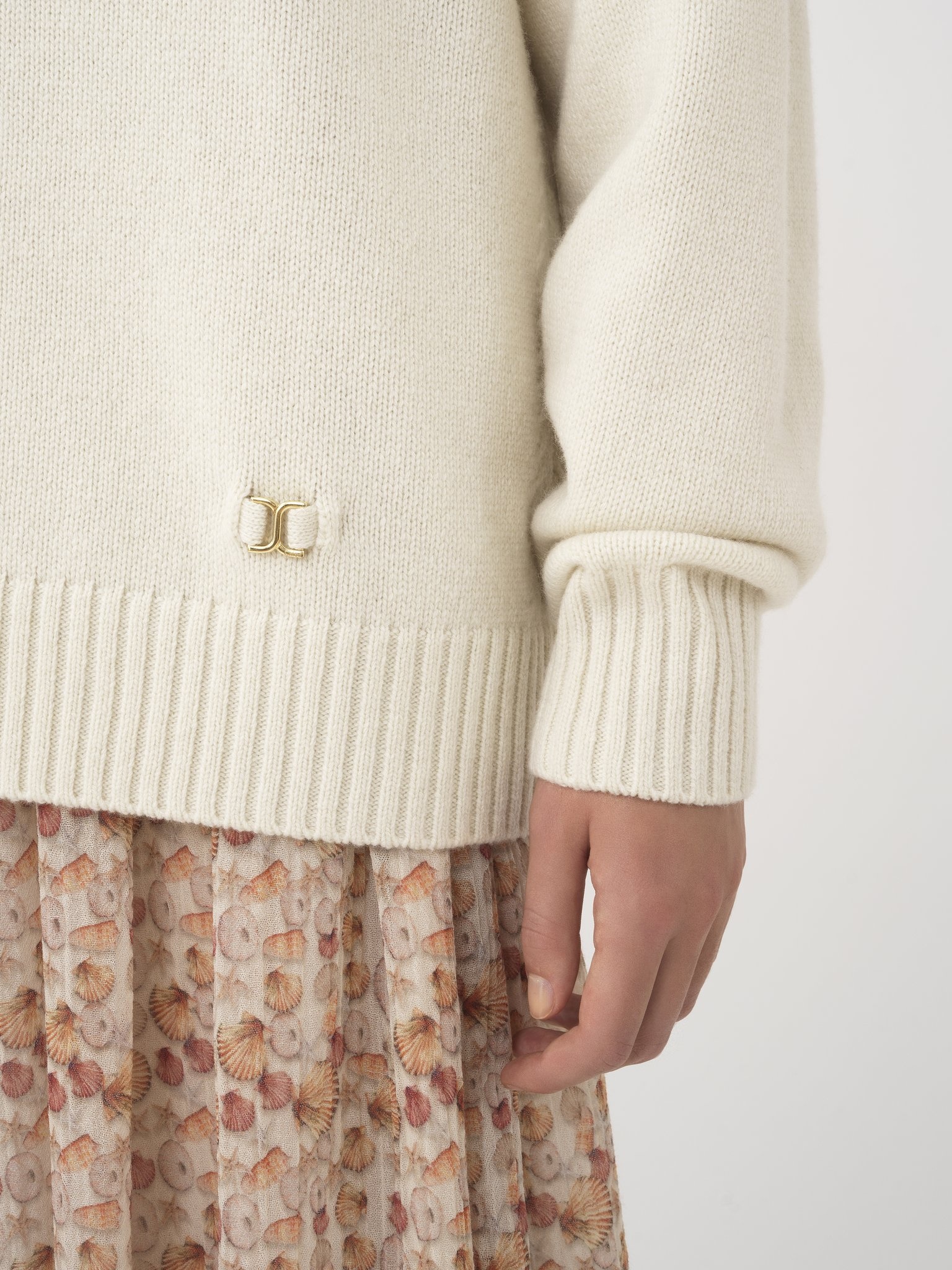 GENEROUS CREW-NECK SWEATER - 7