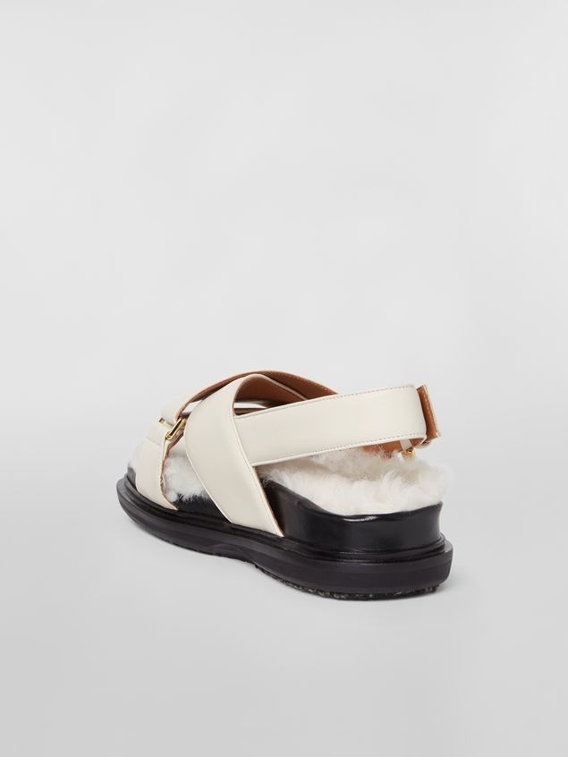 CRISS-CROSS FUSSBETT IN WHITE NAPPA LEATHER AND SHEARLING - 3