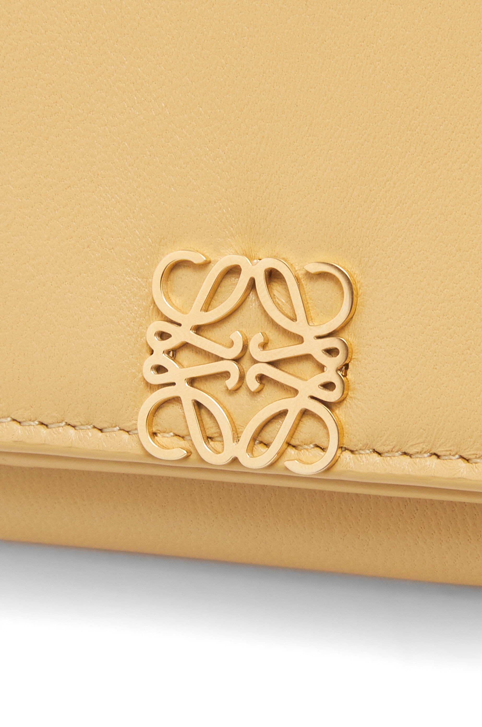 Puffer Anagram trifold wallet in shiny nappa calfskin - 6