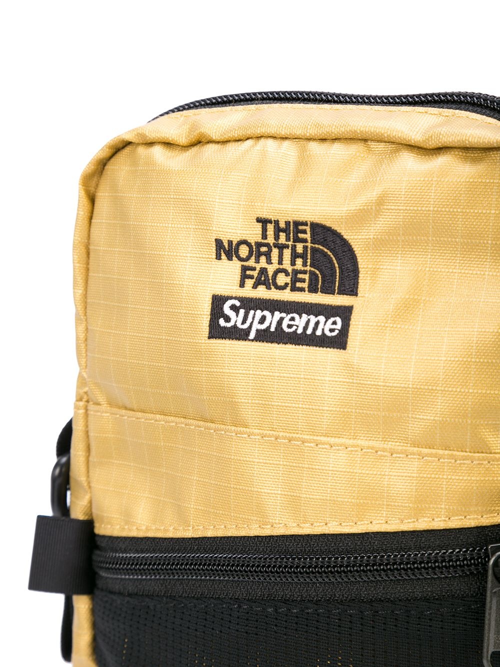 x The North Face messenger bag - 4