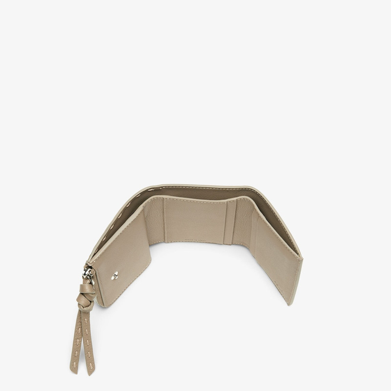 Peekaboo Micro Trifold 4