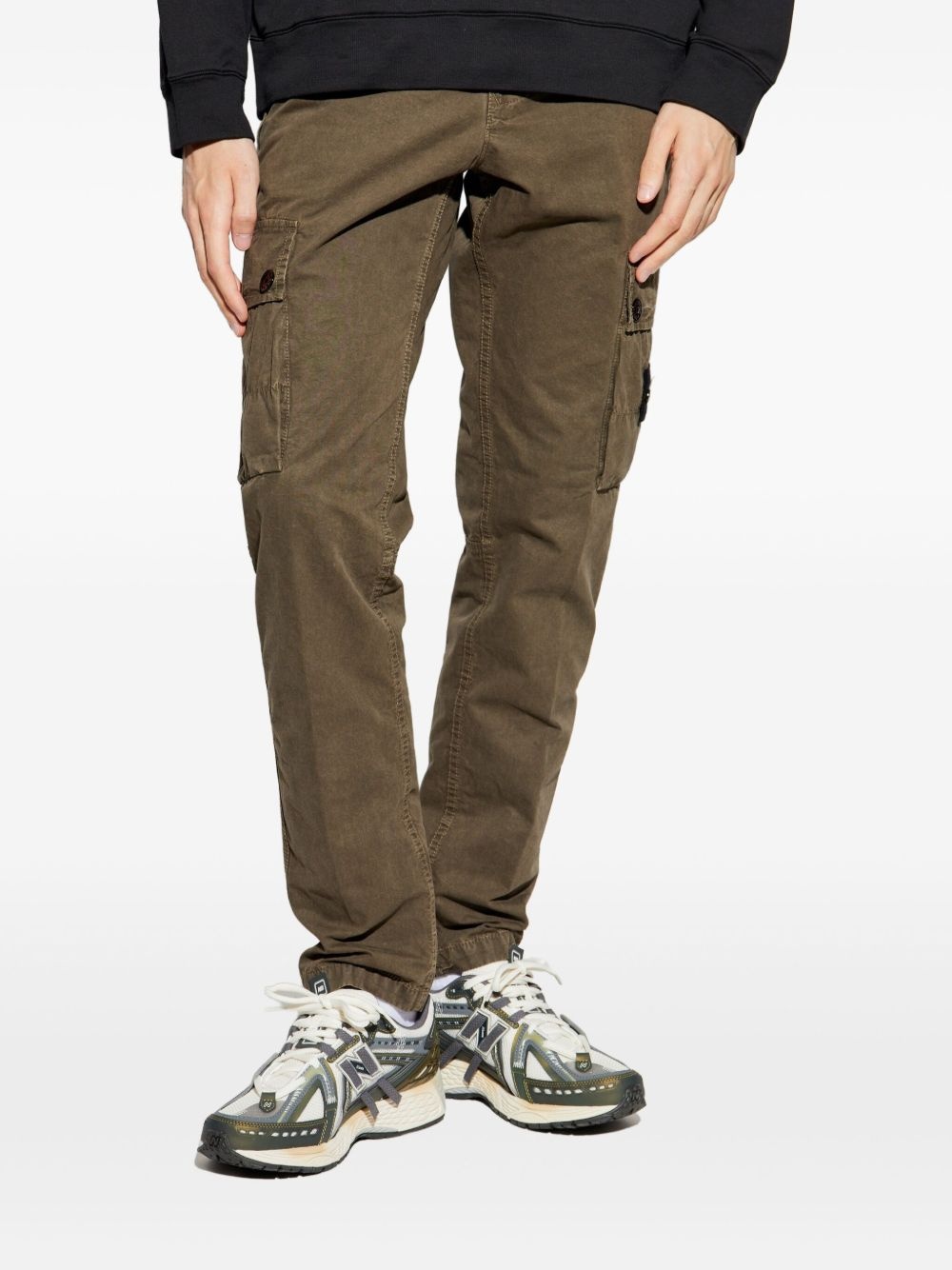 Compass-patch cargo trousers - 3