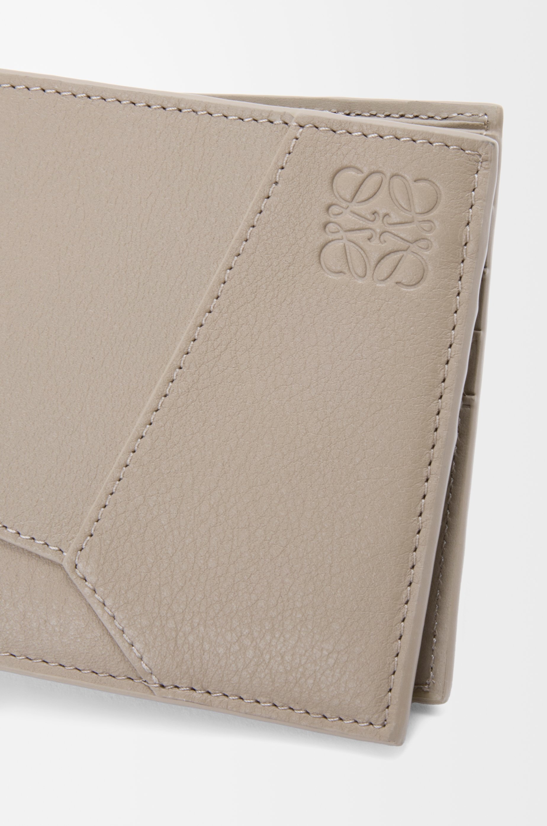 Puzzle bifold wallet in classic calfskin - 5