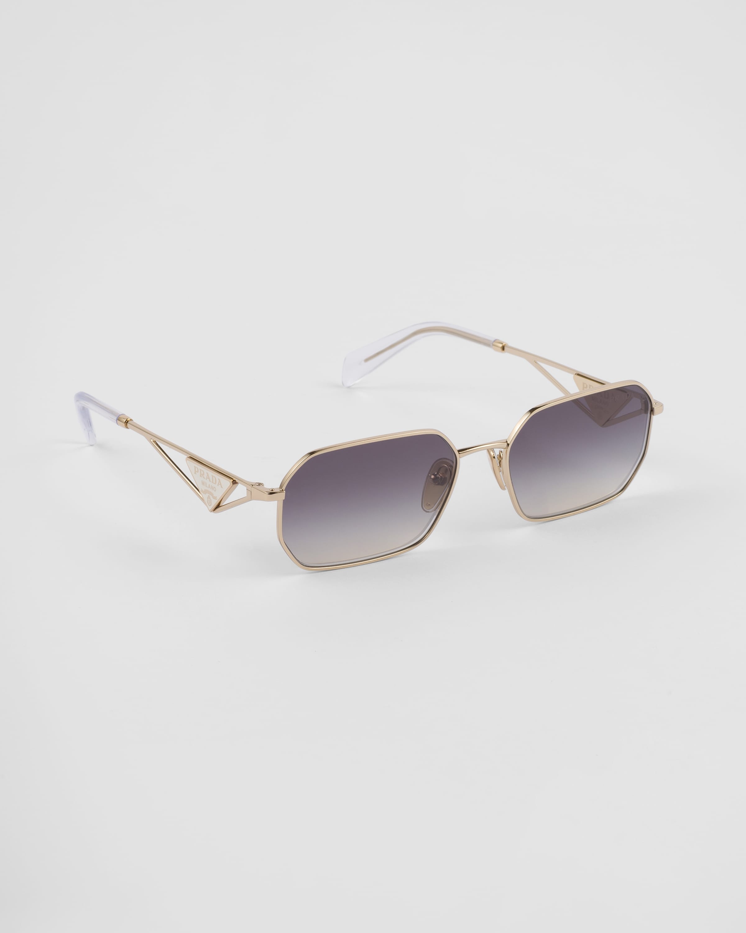 Sunglasses with triangle logo - 3