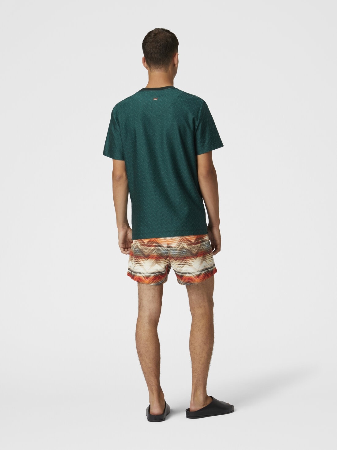 Swim shorts with macro zig zag dégradé print - 3