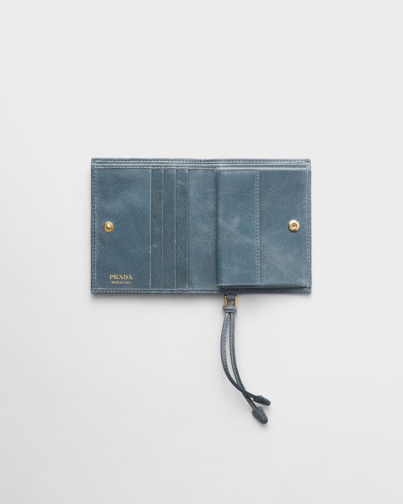 Prada Small leather wallet outlook