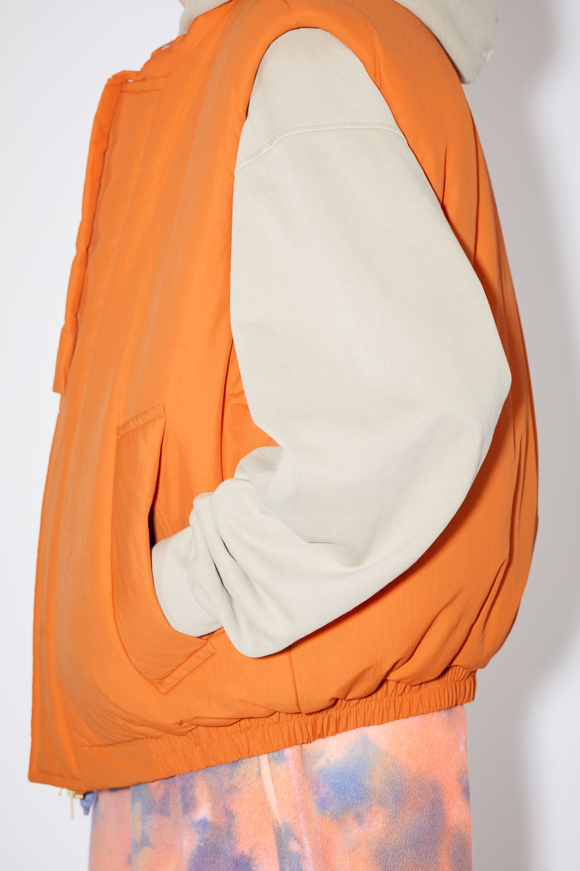 Padded nylon vest - Pumpkin orange - 5