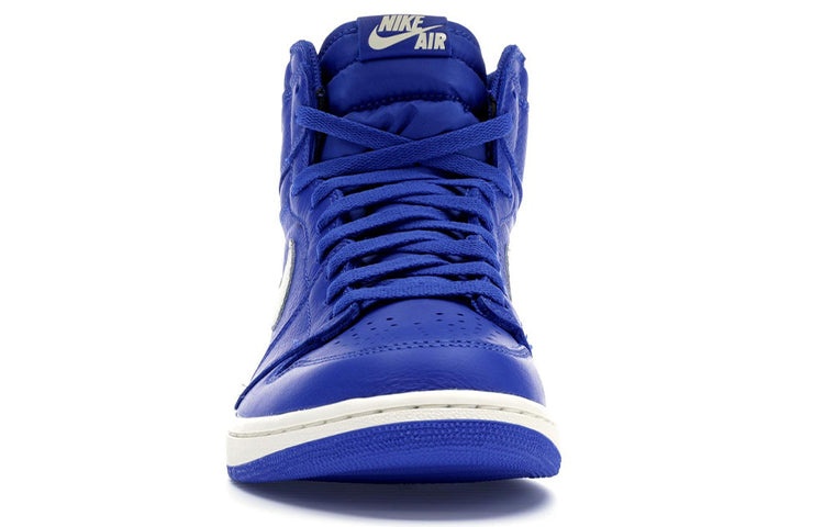 Air Jordan 1 Retro High OG 'Hyper Royal White' 555088-401 - 4