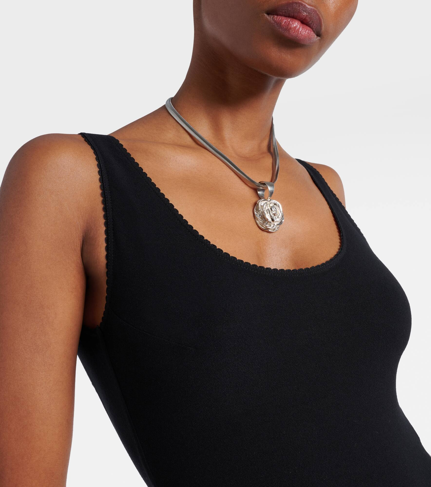 Scalloped open-back bodysuit - 5