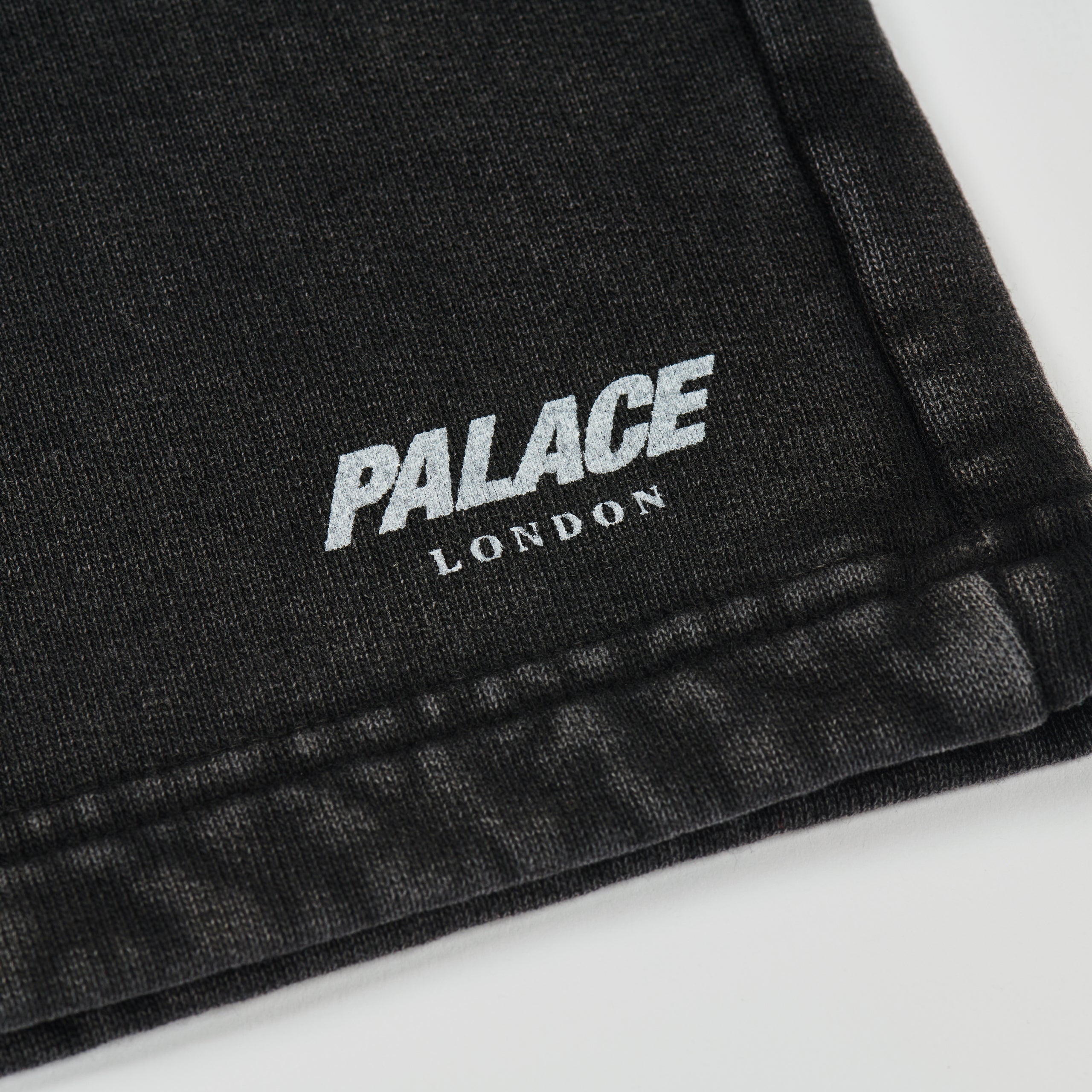 PIGMENT WASH PALACE LONDON SHORT BLACK - 3
