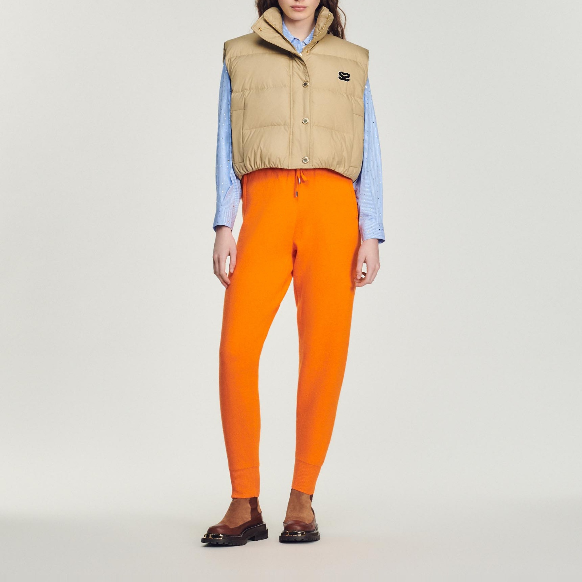 Short sleeveless padded jacket - 3