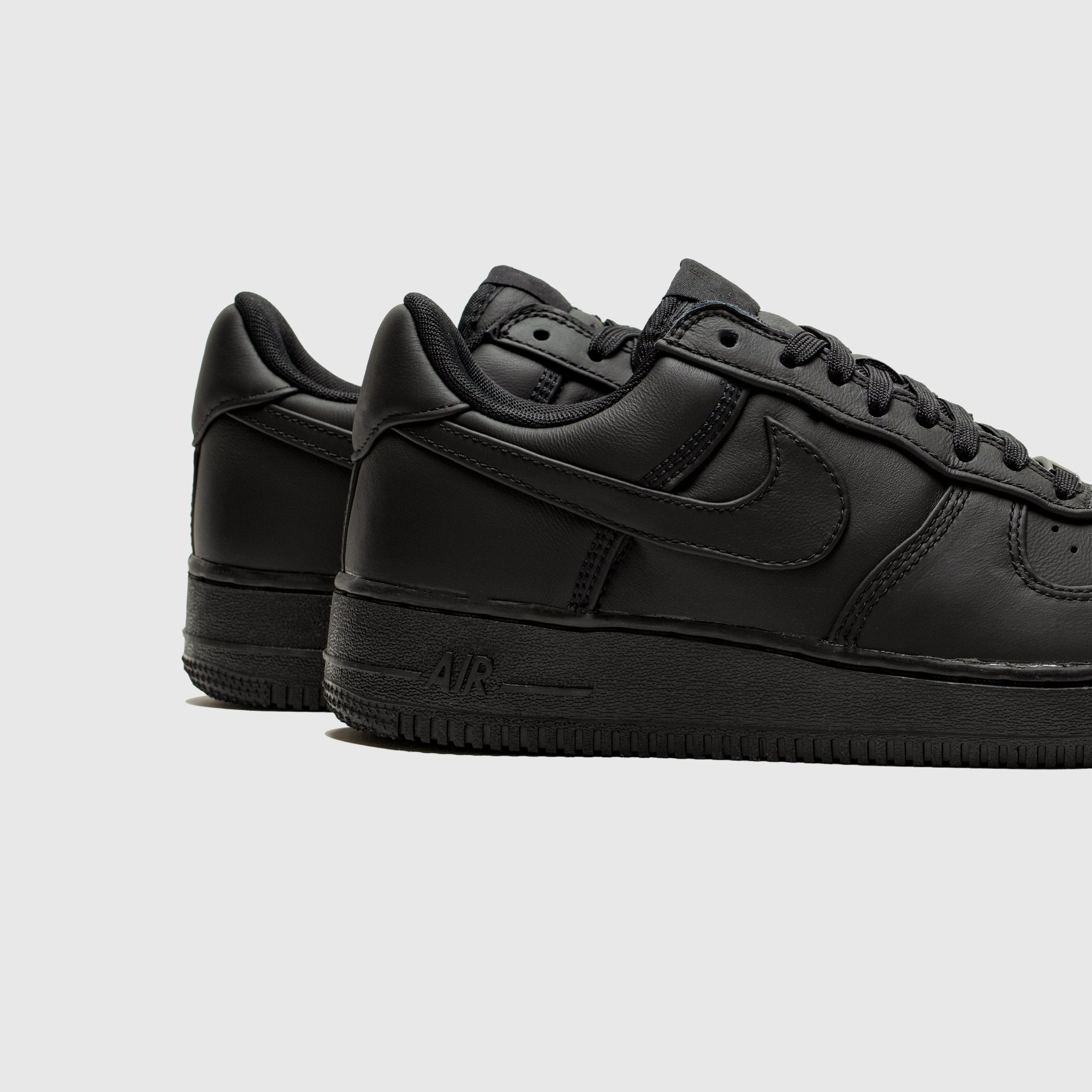 AIR FORCE 1 LOW RETRO PREMIUM "TRIPLE BLACK" - 5