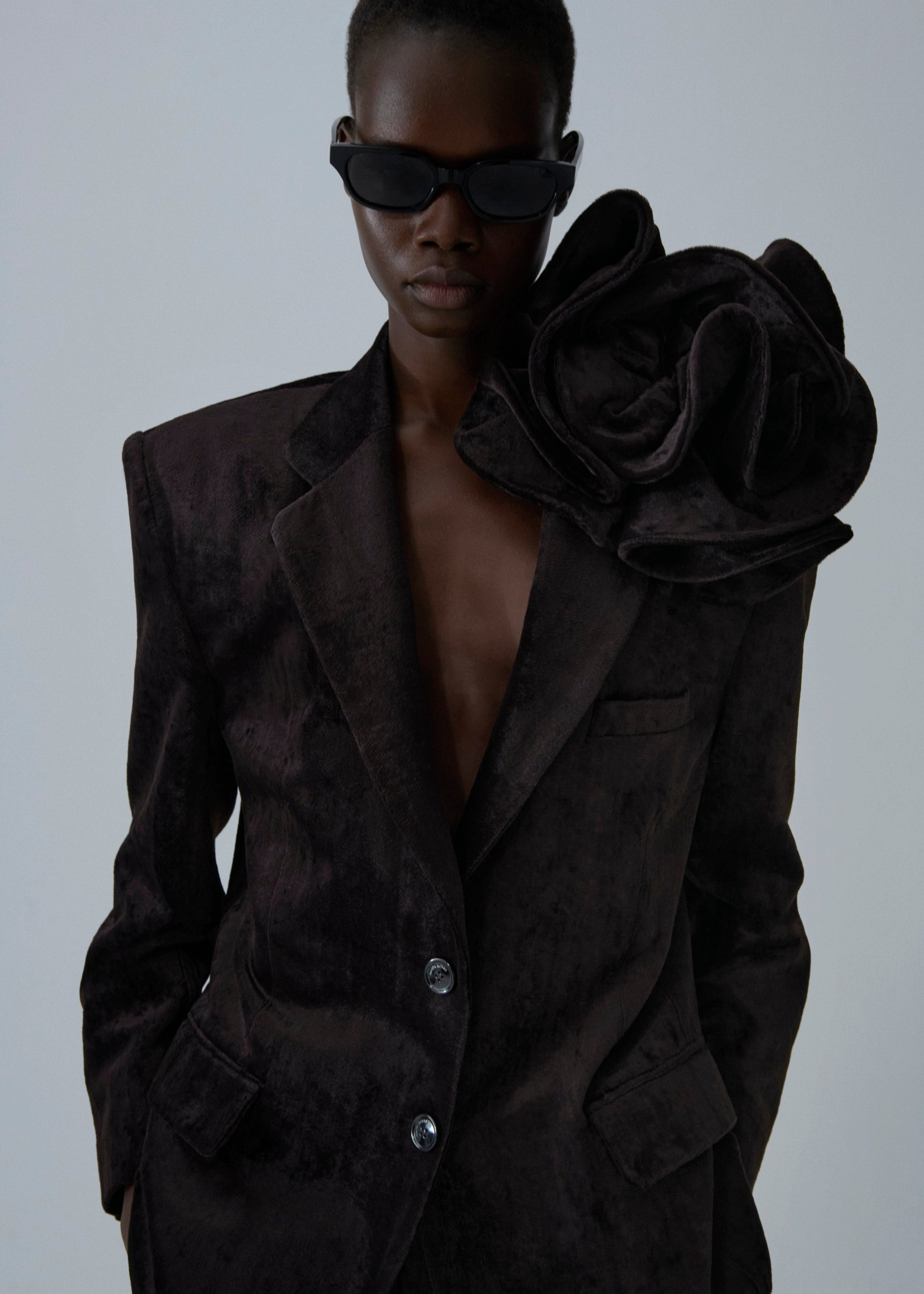 Velvet flower blazer in dark brown - 4