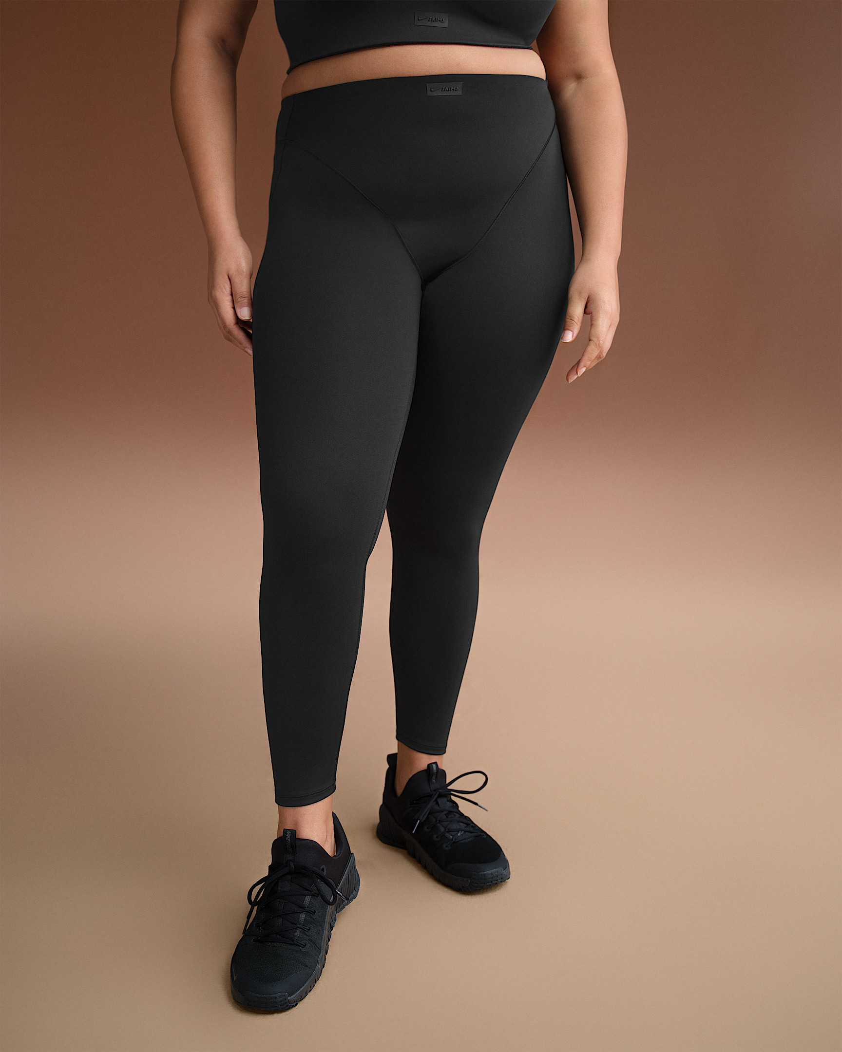 NikeSKIMS Matte Women's High-Waisted V-Line 26" Leggings - 7