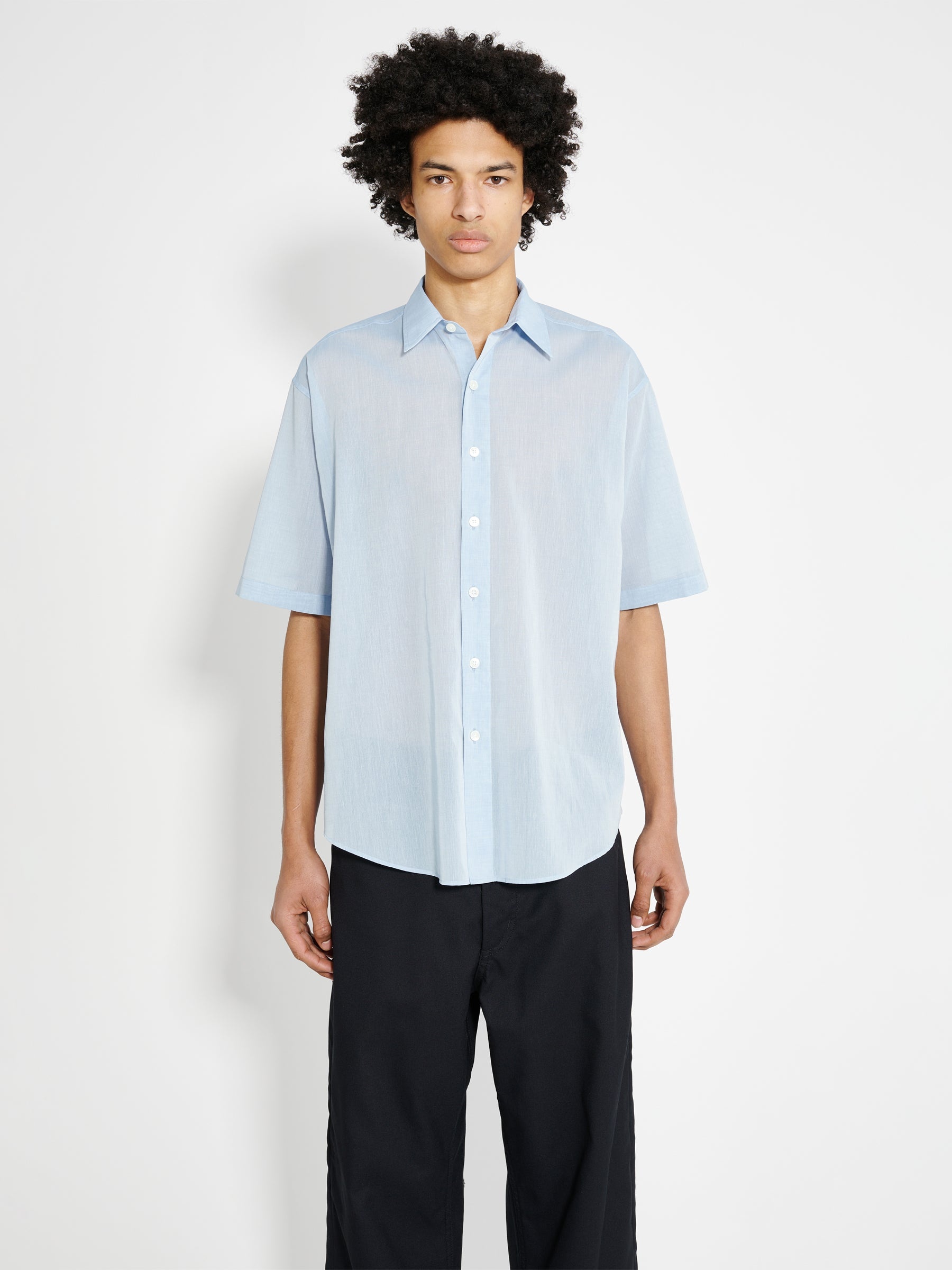 AURALEE【CHAMBRAY HALF SLEEVED SHIRTS】