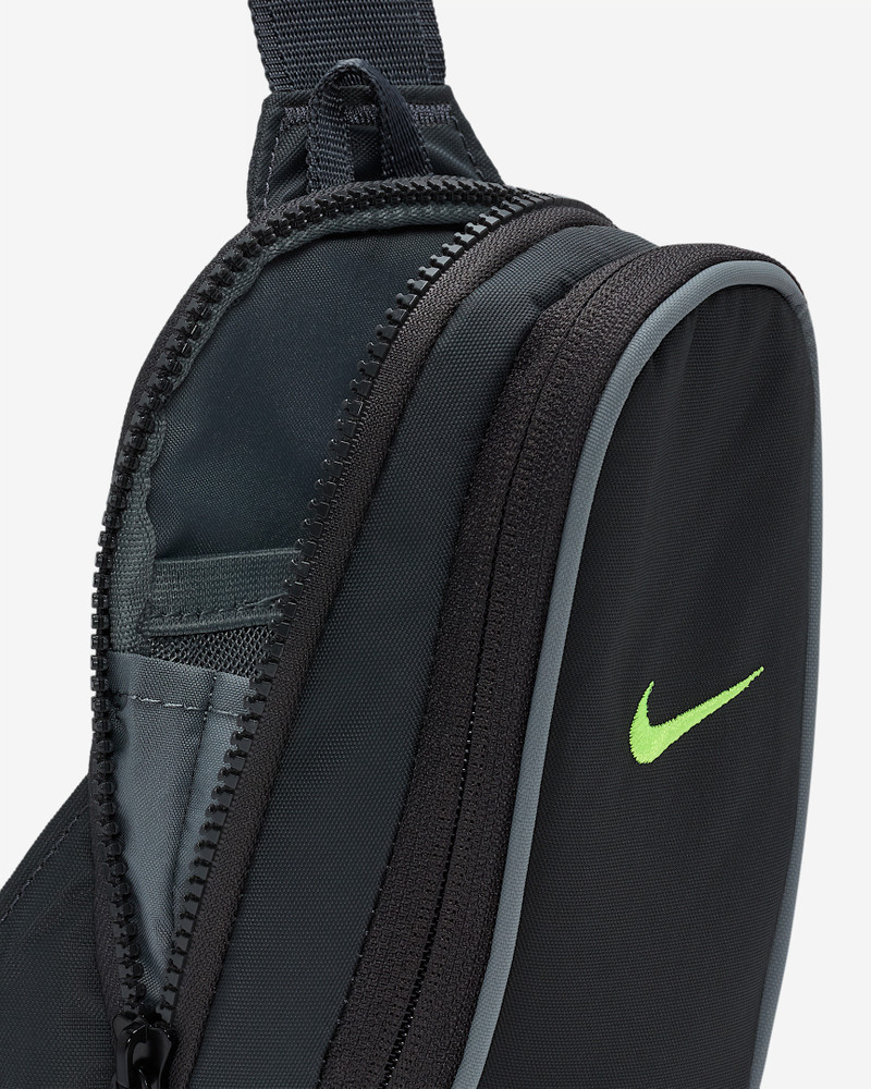 Nike Sportswear Essentials Crossbody Bag (1L) 4